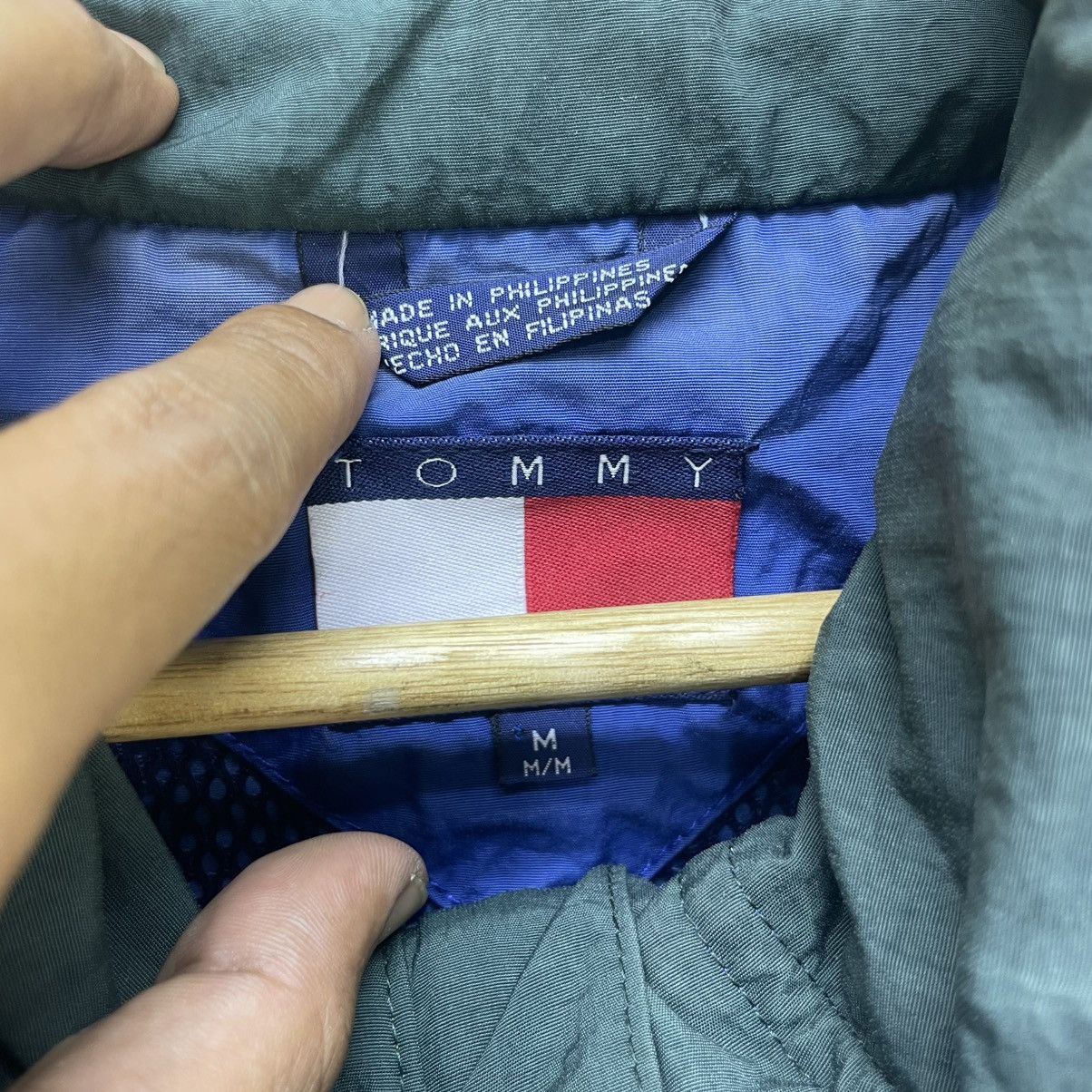 Tommy Hilfiger × Vintage Vintage Faded Tommy Hilfiger Spell Out Jacket Size US M / EU 48-50 / 2 - 7 Thumbnail