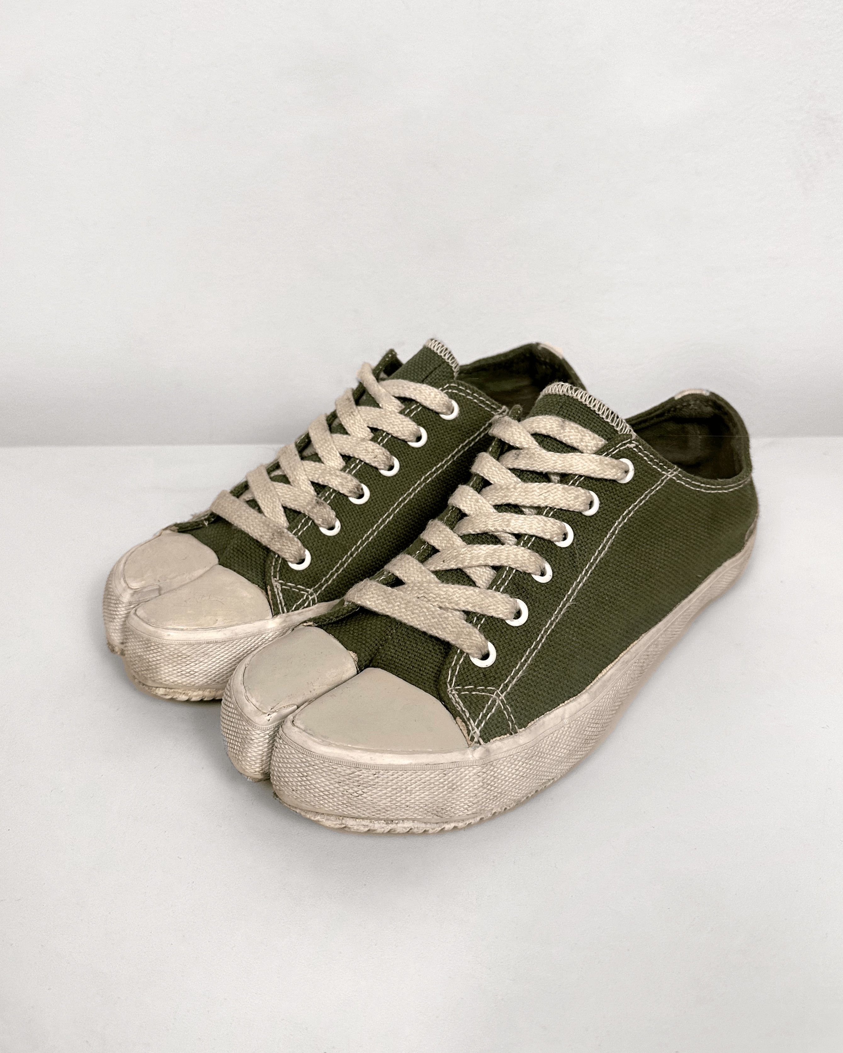 Maison Margiela Maison Martin Margiela Tabi Low Sneakers Size US 5.5 / EU 38 - 6 Thumbnail
