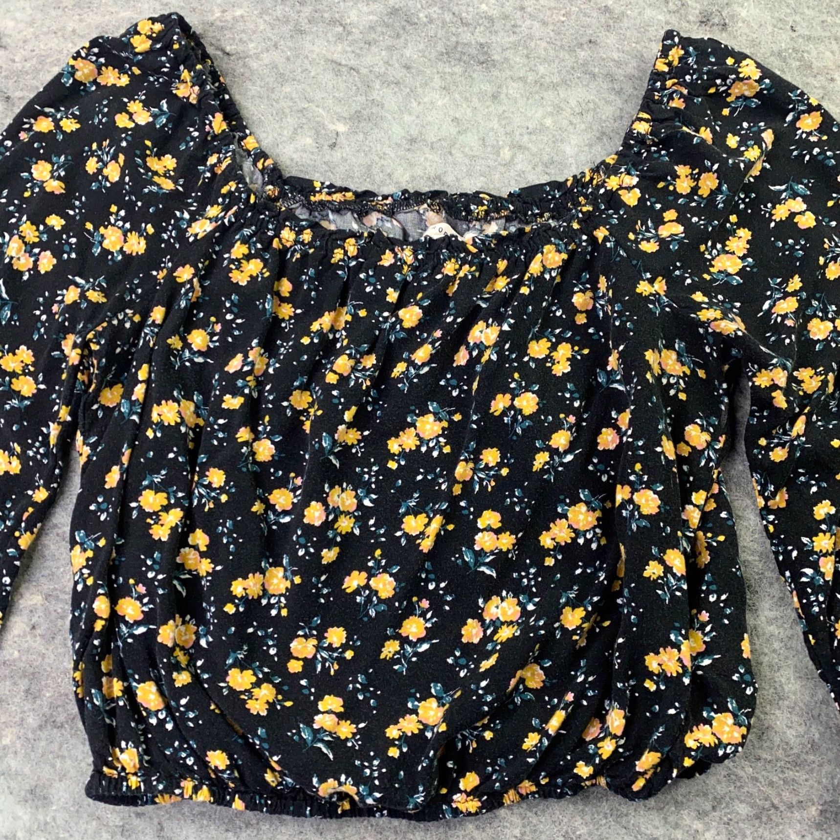 Aeropostale Aeropostale Shirt Womens Small Blue Floral Long Sleeve Off the Shoulder Cropped Balloon Sleeve Casual Size S / US 4 / IT 40 - 2 Thumbnail