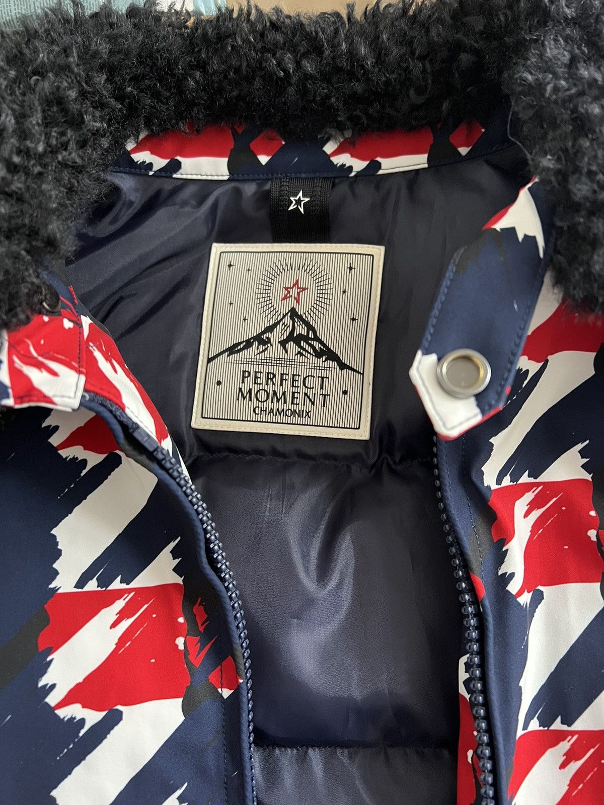 Perfect Moment Paradise insulated bomber Size US M / EU 48-50 / 2 - 2 Thumbnail