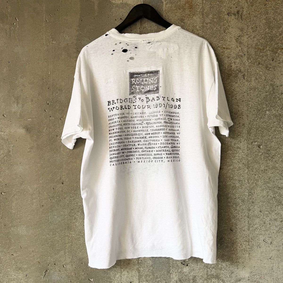 The Rolling Stones THRASHED 90s Vintage The Rolling Stones Babylon Tour T-Shirt Size US XL / EU 56 / 4 - 7 Thumbnail