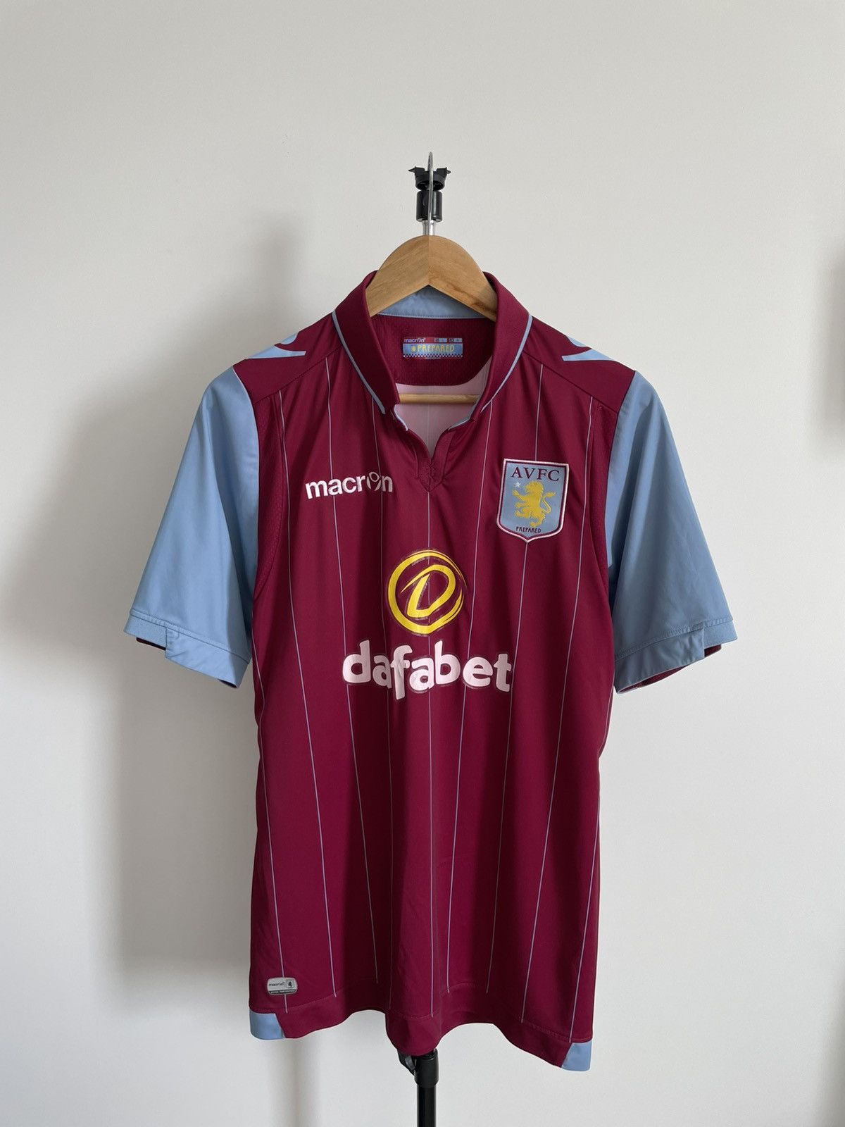 Macron Macron Aston Villa 2014/2015 Home Football Shirt Jersey RARE Size US M / EU 48-50 / 2 - 1 Thumbnail