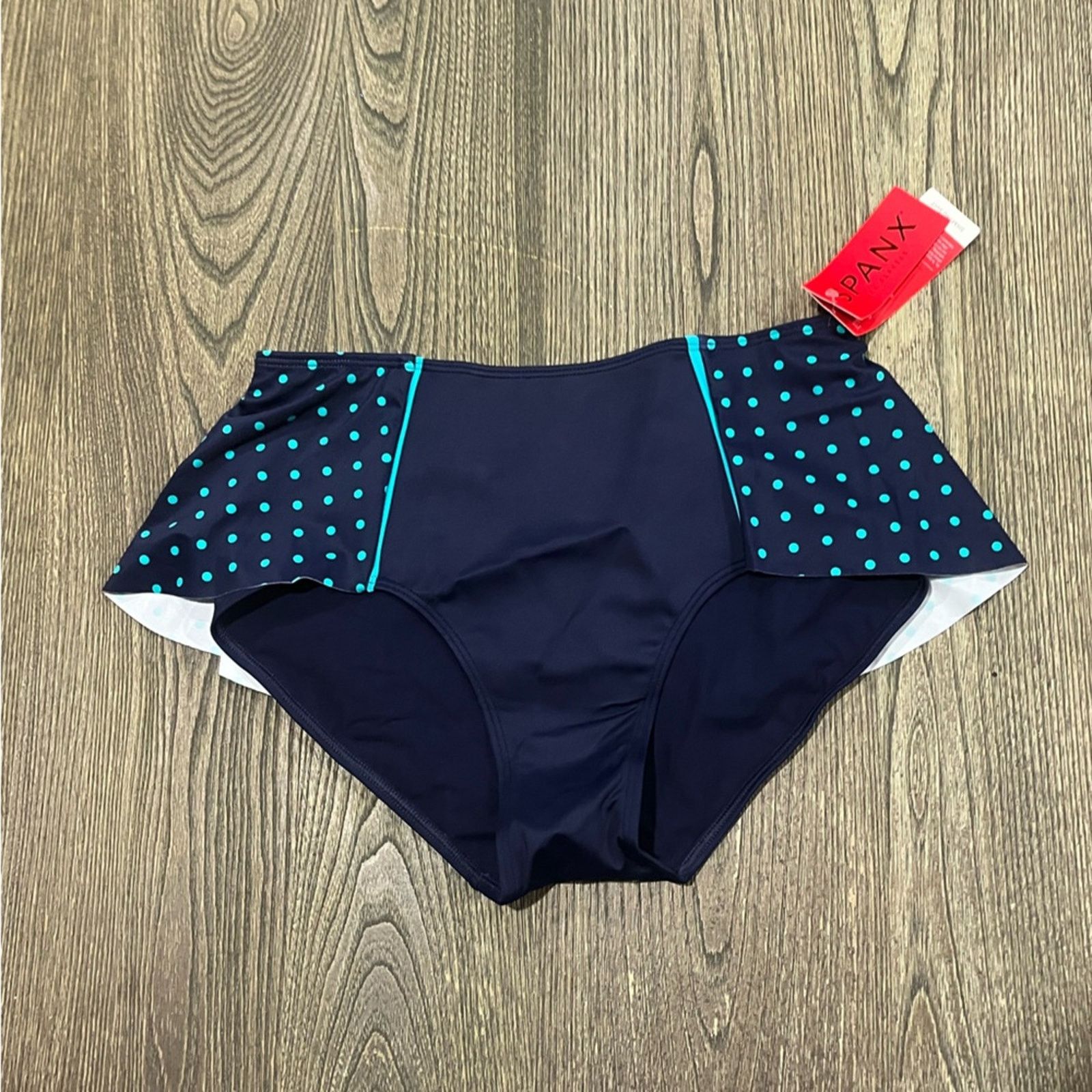 Spanx NWT Spanx Womens Flirty Skirted Swim Bottom Mid Rise Size 8 Size M / US 6-8 / IT 42-44 - 1 Thumbnail