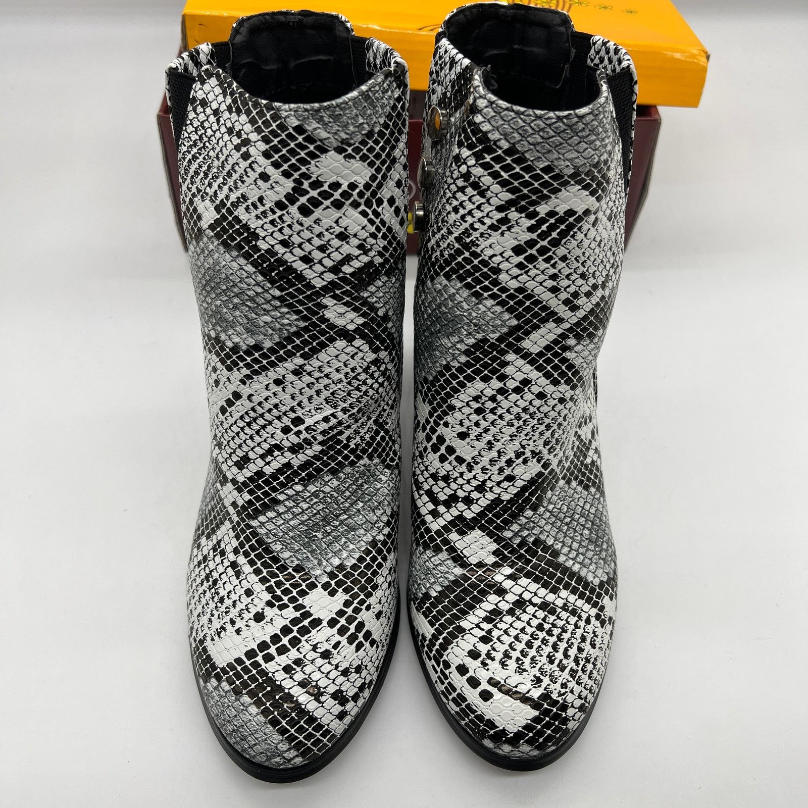 Other Forever Faux Leather Chunky Heeled Boots Womens Size 7.5 Size US 7.5 / IT 37.5 - 4 Thumbnail