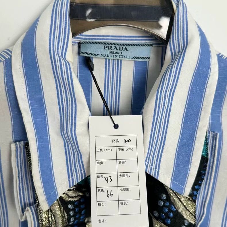 Prada Prada Letter logo lace zipper shirt 2502-Nextarrow Size US XXS / EU 40 - 2 Thumbnail