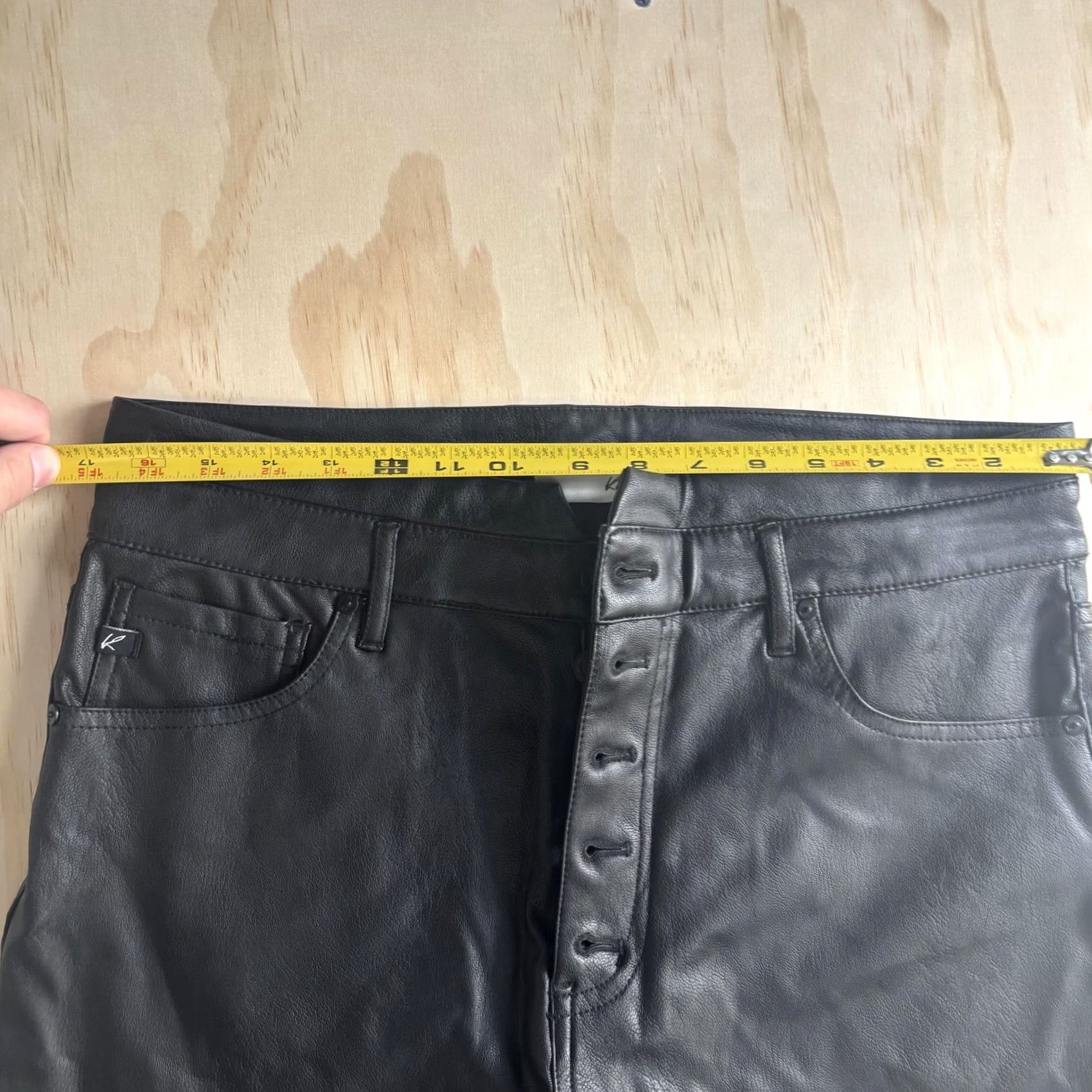 Vintage KanCan Faux Leather Jegging Pants Womens 32 Black Skinny Ankle Zip Button Fly Size 24" / US 00 / IT 34 - 6 Thumbnail