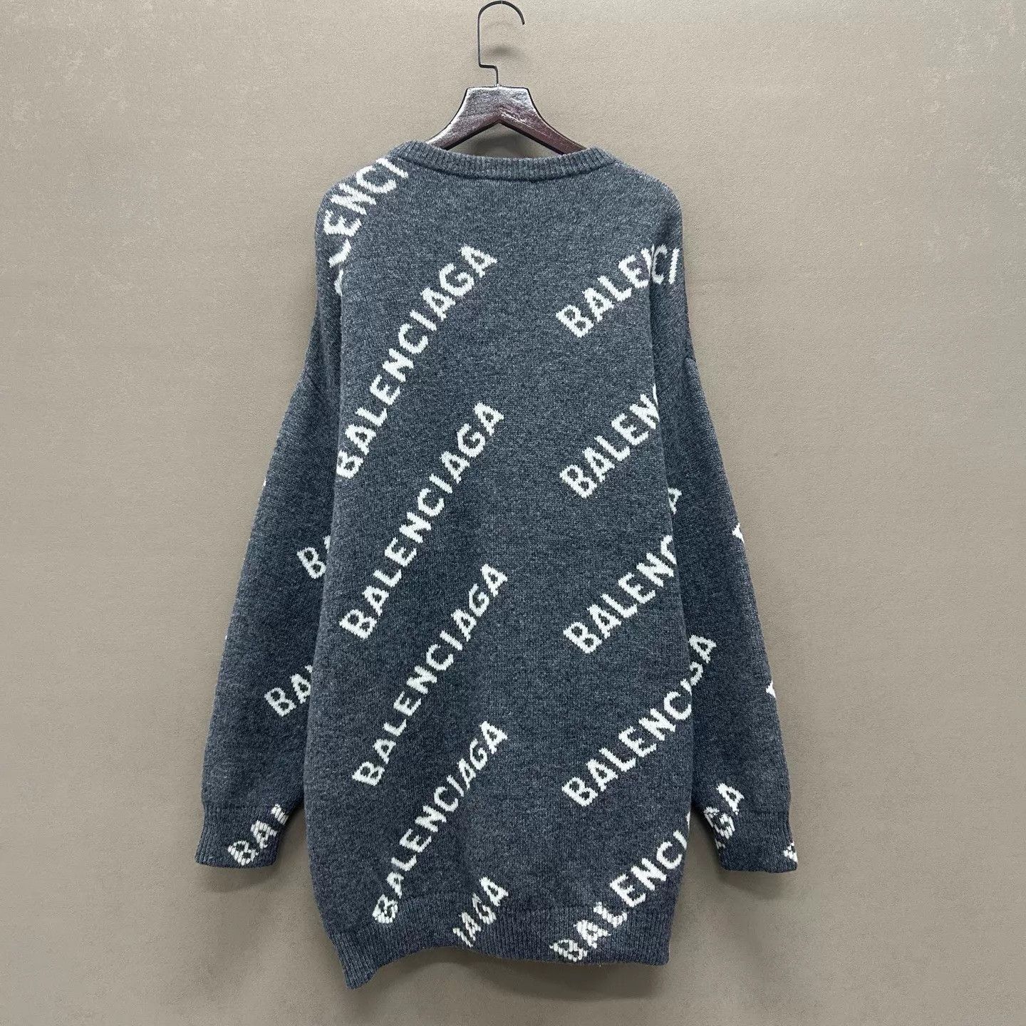 Balenciaga Balenciaga 95 New Gray & White Logo Knit Sweater S Size US S / EU 44-46 / 1 - 2 Thumbnail
