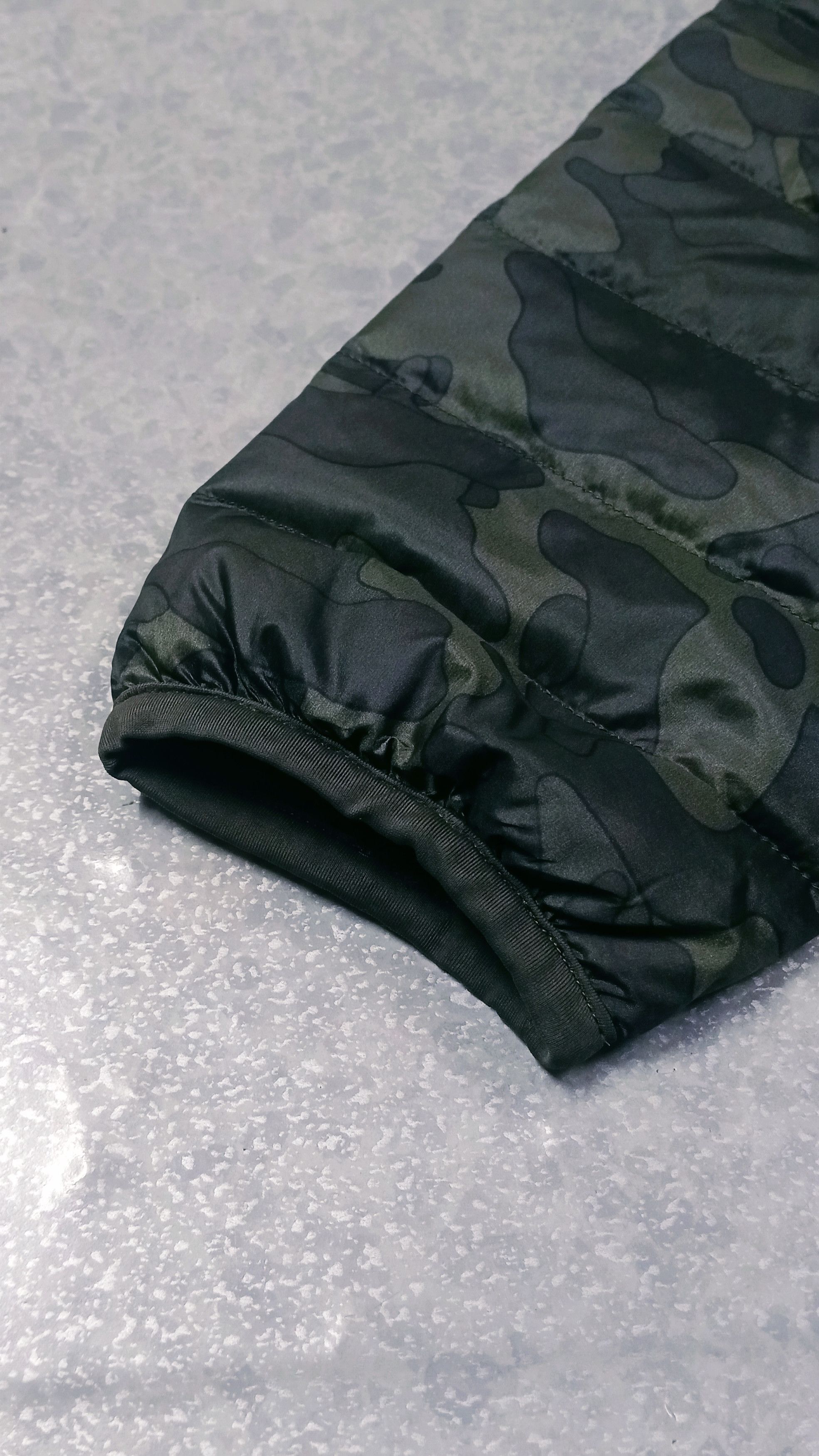 Uniqlo Uniqlo Camouflage Light Down Jacket Size US M / EU 48-50 / 2 - 8 Thumbnail