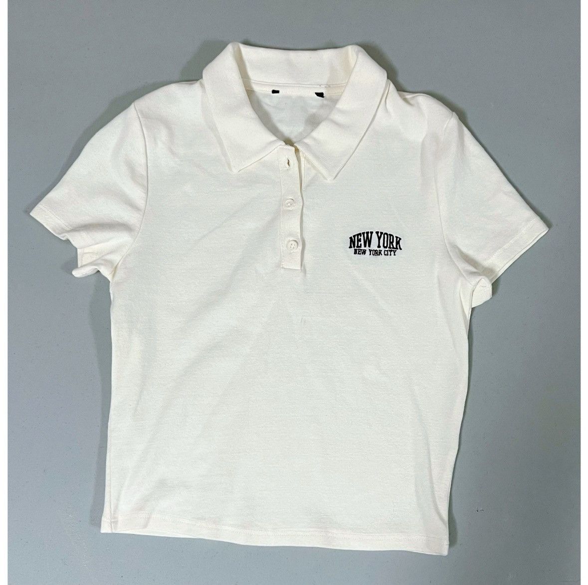 Vintage White ‘NYC’ Collared Button-Up Polo Shirt Top Blouse Size S🤍 Size S / US 4 / IT 40 - 1 Thumbnail