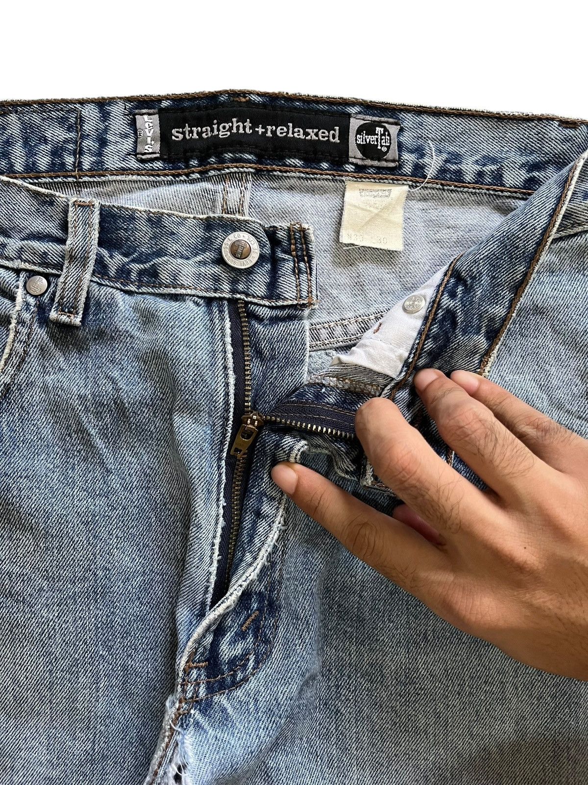 Levi's Vintage 80s Levis Silver Tab Blue Wash Distress Baggy Jeans Size US 31 - 9 Thumbnail