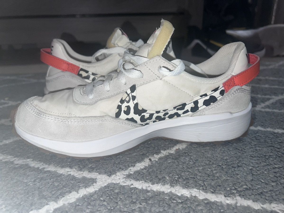 Nike Nike Waffle Debut - Sail/White with Leopard Print Swoosh Size US 9 / IT 39 - 6 Thumbnail