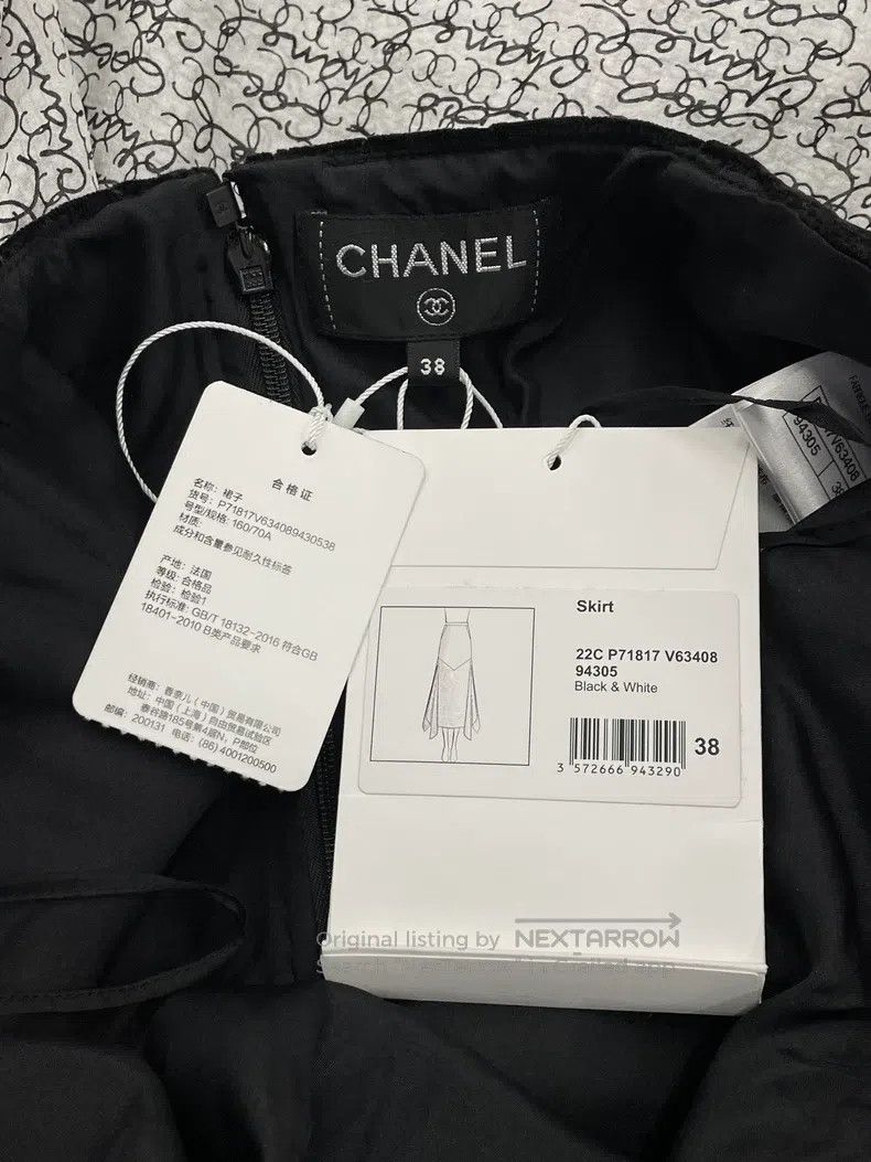 Chanel Chanel 22c black velvet stitching white silk full logo ski Size 25" / US 0 / IT 36 - 5 Thumbnail