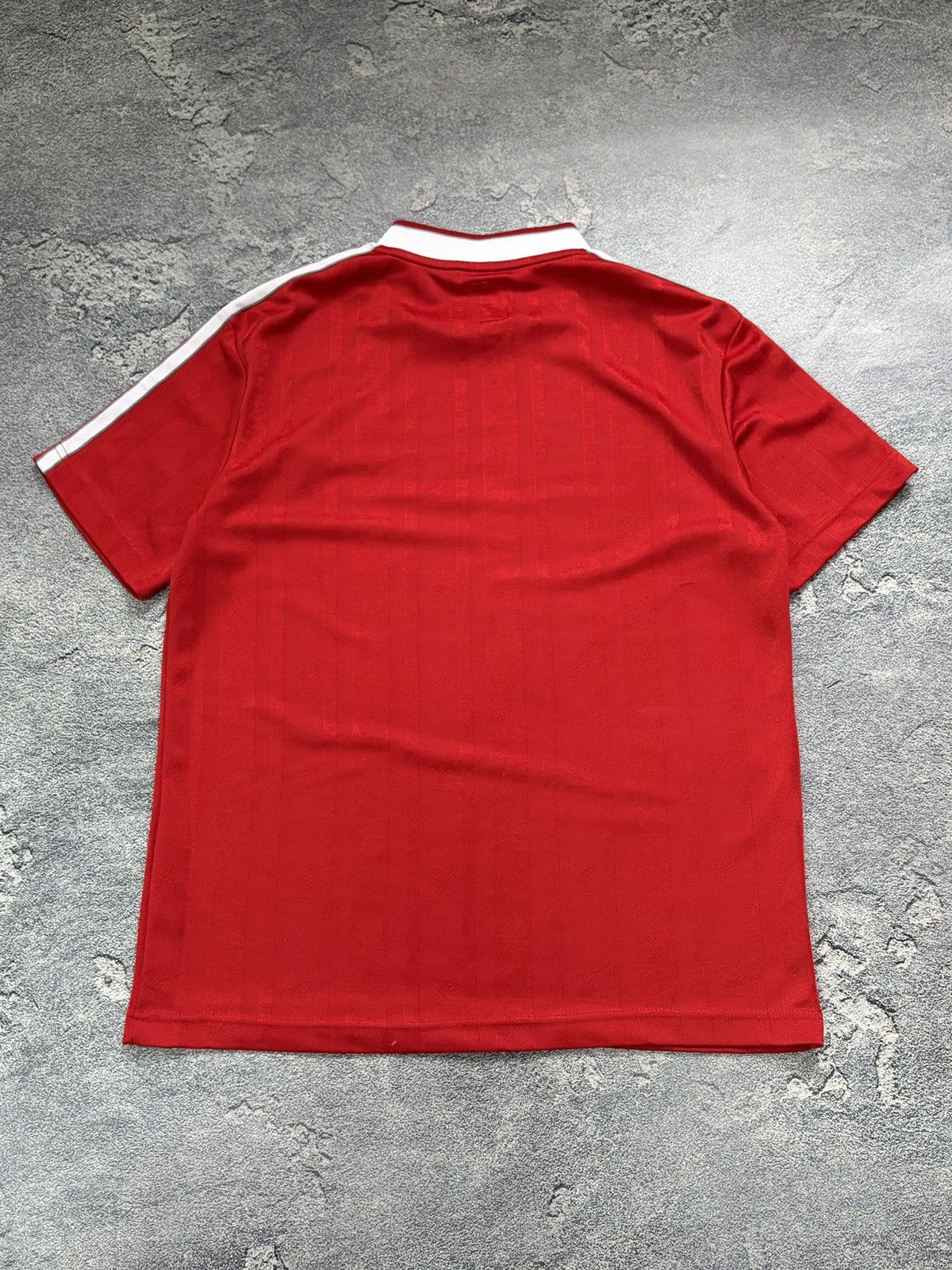 Japanese Brand LFC 1982-85 Retro Home Jersey Official Product Size M Size US M / EU 48-50 / 2 - 2 Thumbnail