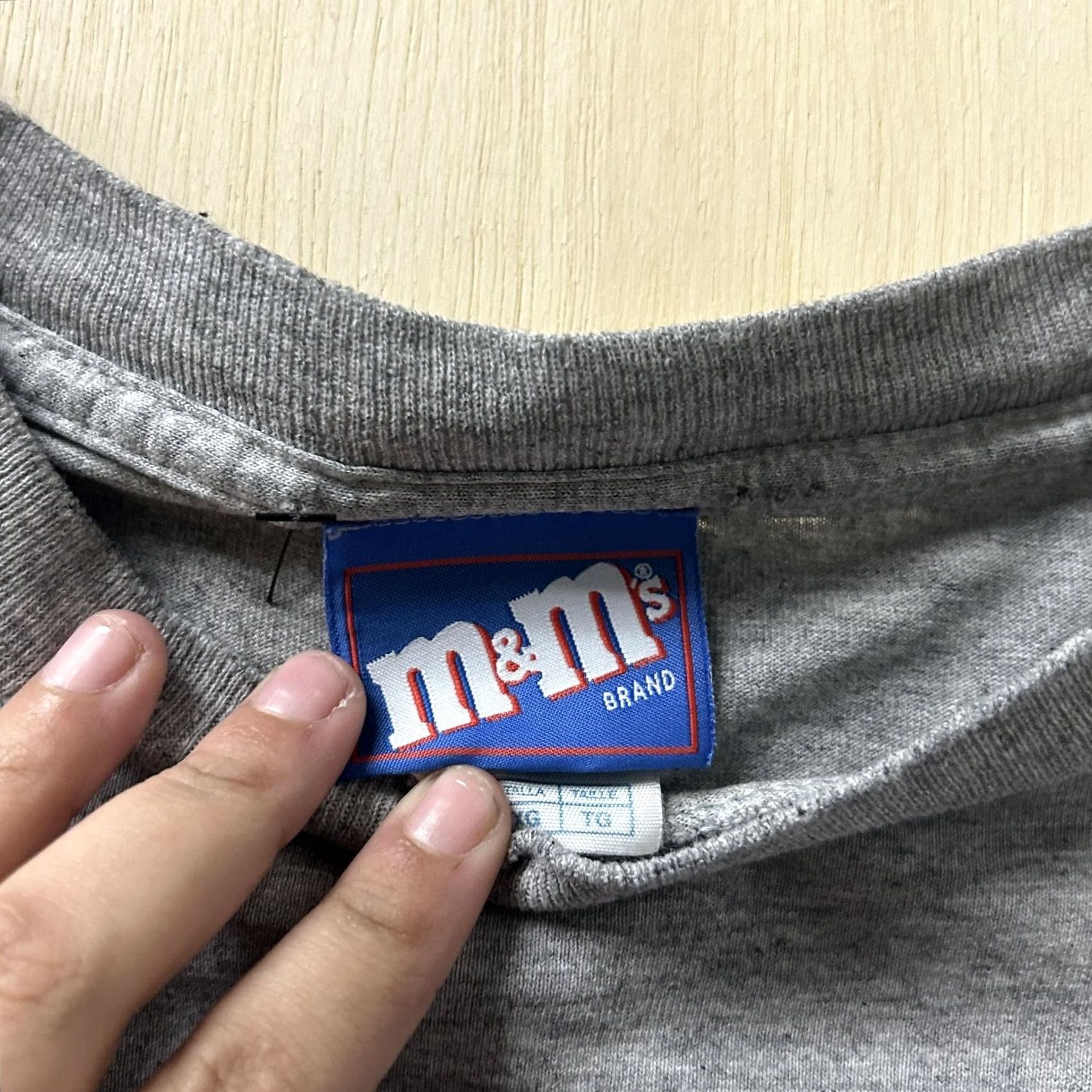 Vintage VINTAGE M&M's Shirt Mens XL Gray T-Shirt 90s Graphic Logo Chest Candy Characters Tee Short Sleeve Crew Neck Mens Regular Fit Size US XL / EU 56 / 4 - 3 Thumbnail