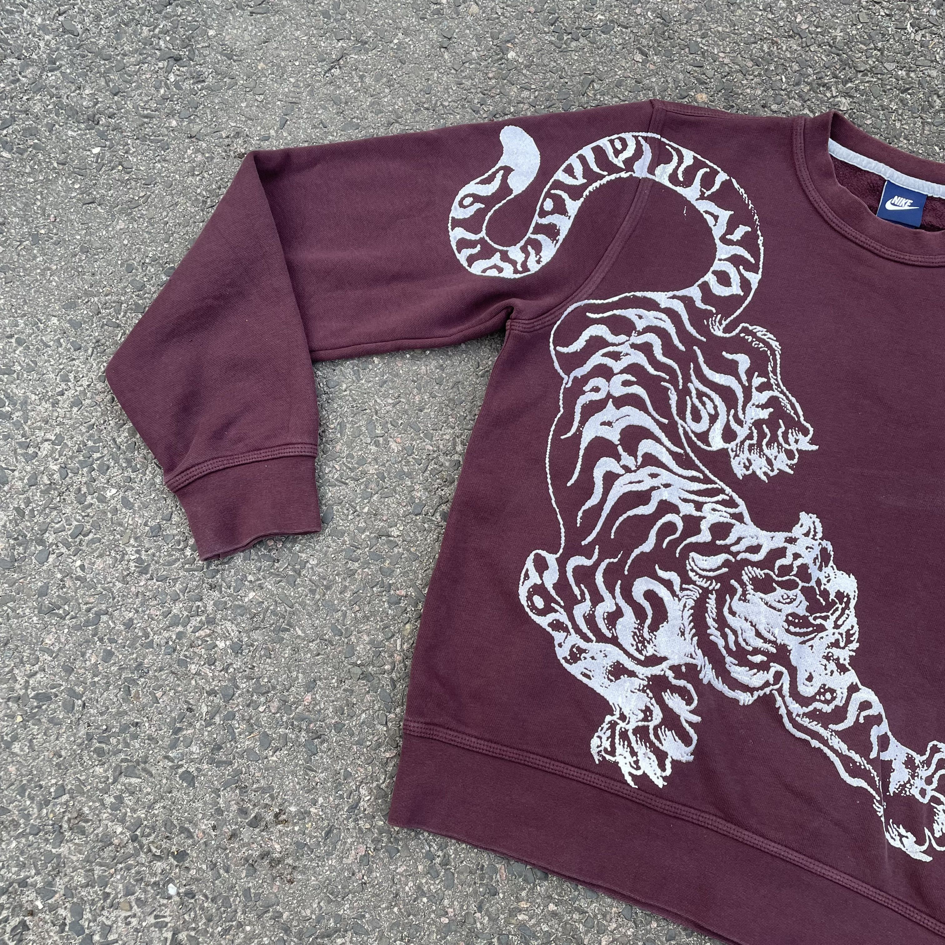 Nike × Vintage Nike Custom Sweatshirt crew neck Tiger Animal opium y2k Size US S / EU 44-46 / 1 - 4 Thumbnail