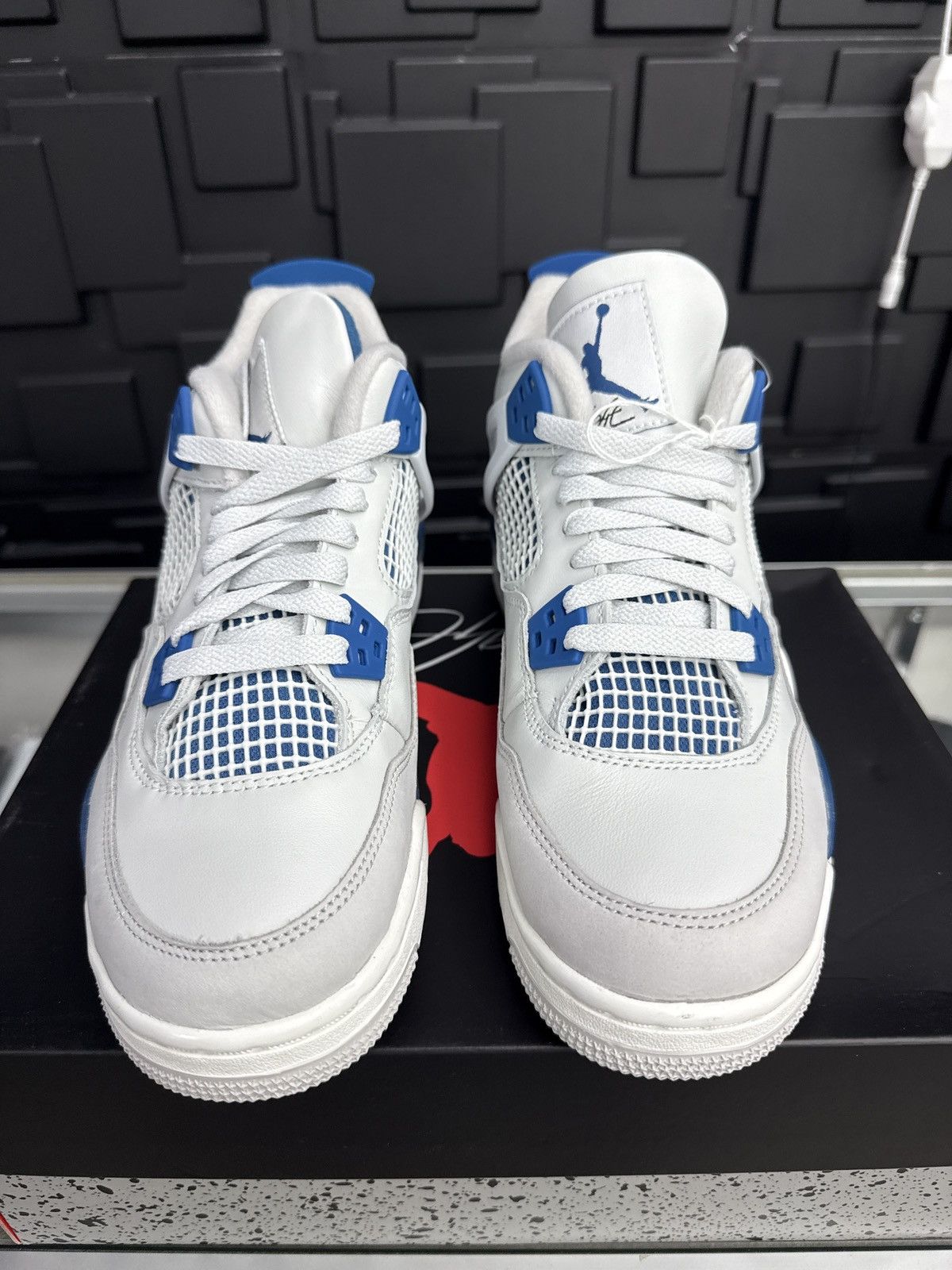 Jordan Brand Jordan 4 Retro Military Blue (GS) Size US 6.5 / EU 39-40 - 3 Thumbnail