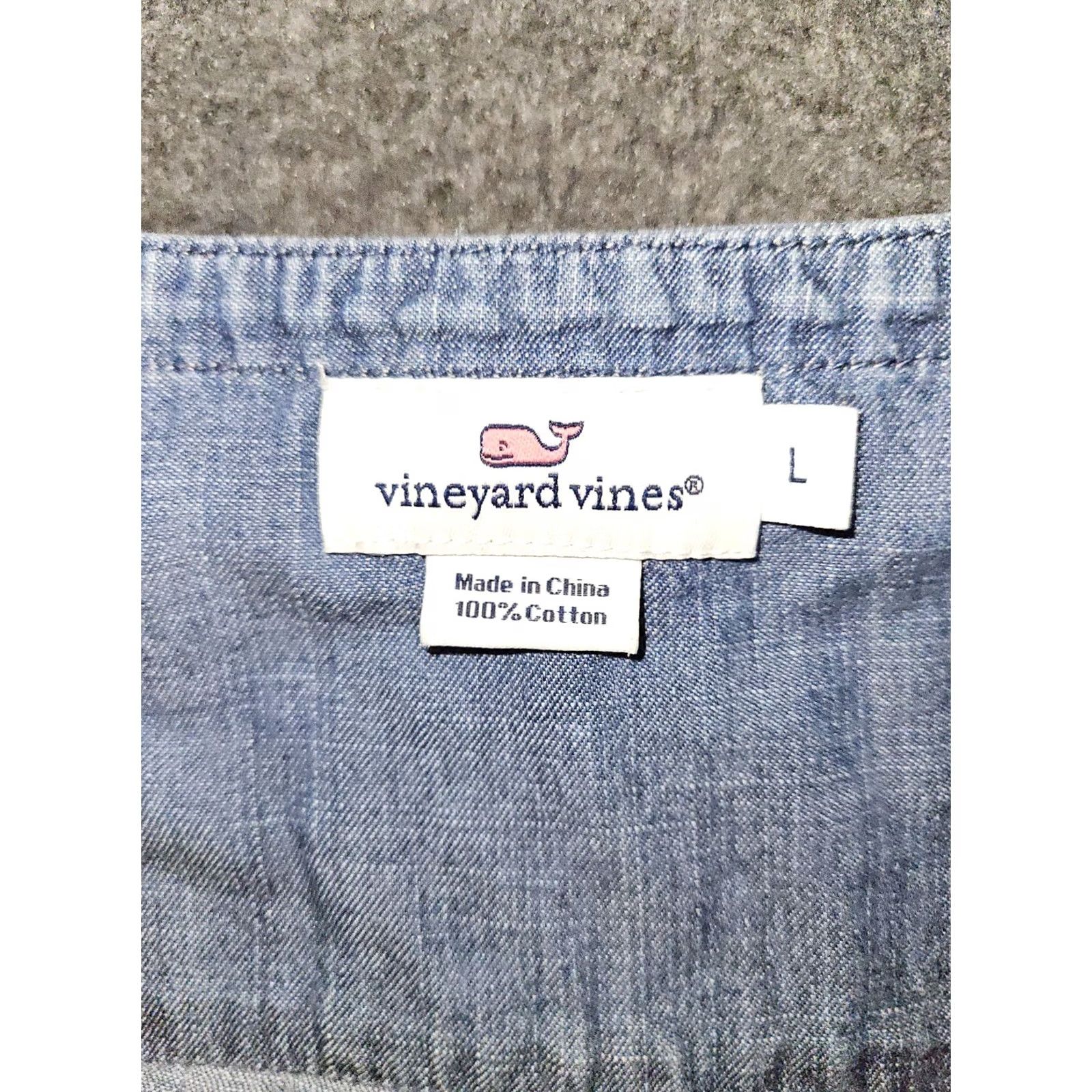Vineyard Vines Vineyard Vines Chambray Top Women's Large Blue Embroidered V-Neck Blouse Size L / US 10 / IT 46 - 2 Thumbnail