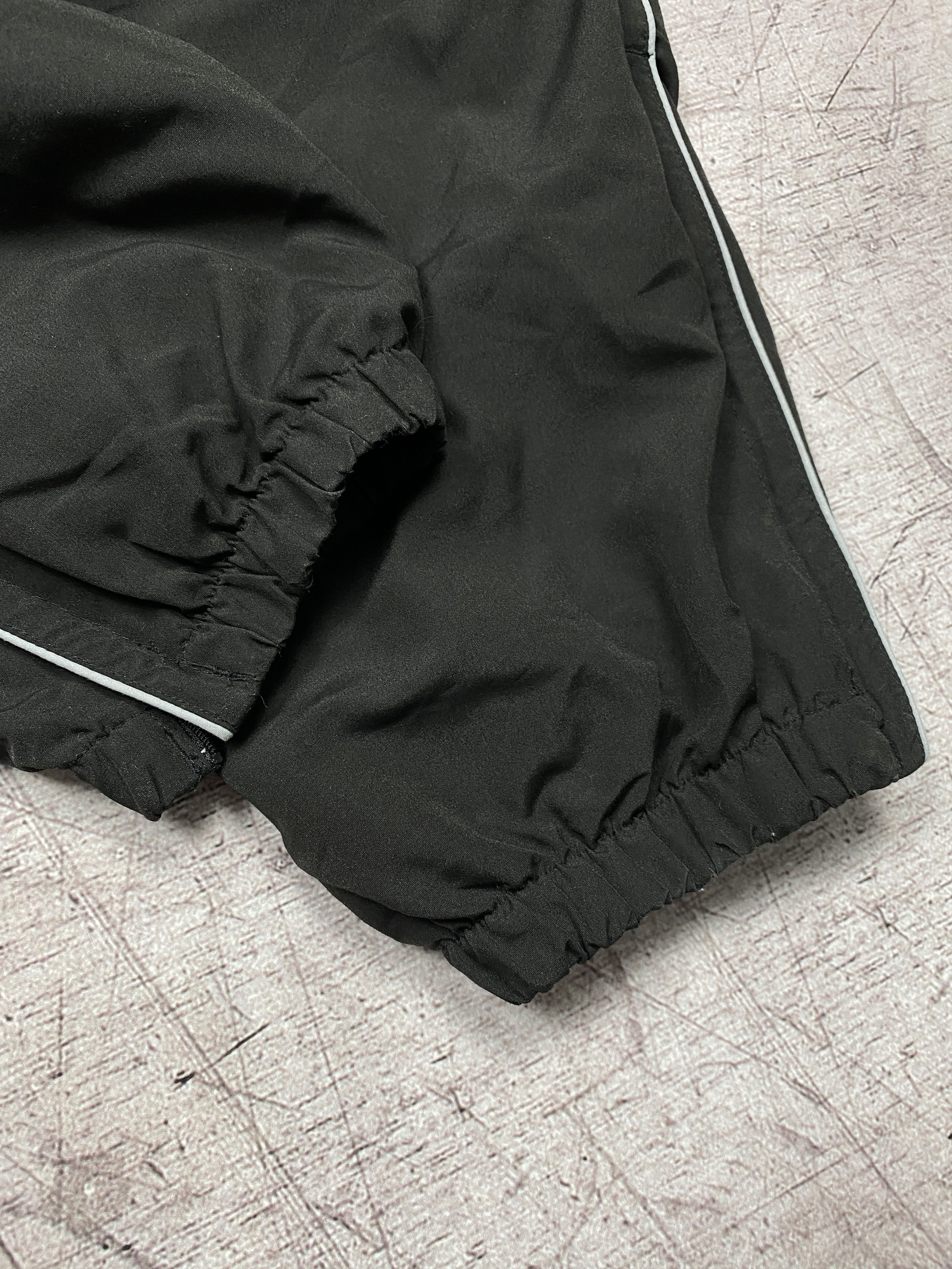 Umbro × Vintage Umbro Vintage Mens Nylon Baggy Pants Drill Style Size US 38 / EU 54 - 9 Thumbnail
