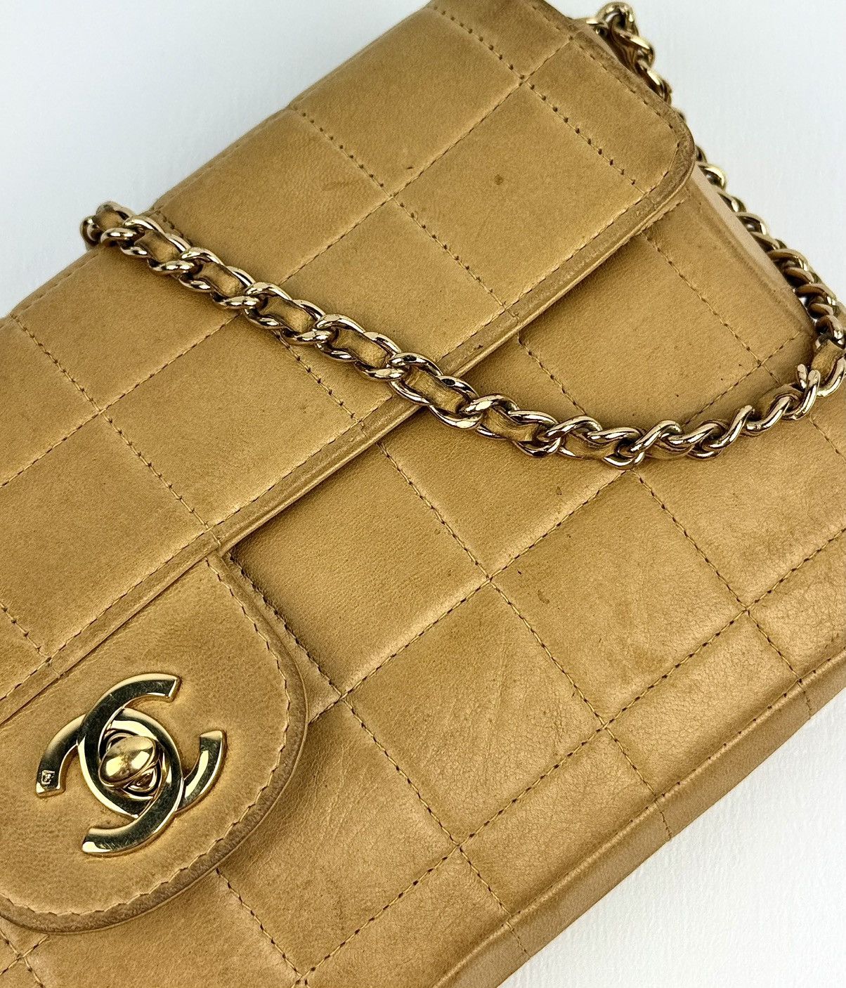 Chanel Chanel - 2000’s - East - West - Tan - Chocolate Bar - Flap Size ONE SIZE - 8 Thumbnail