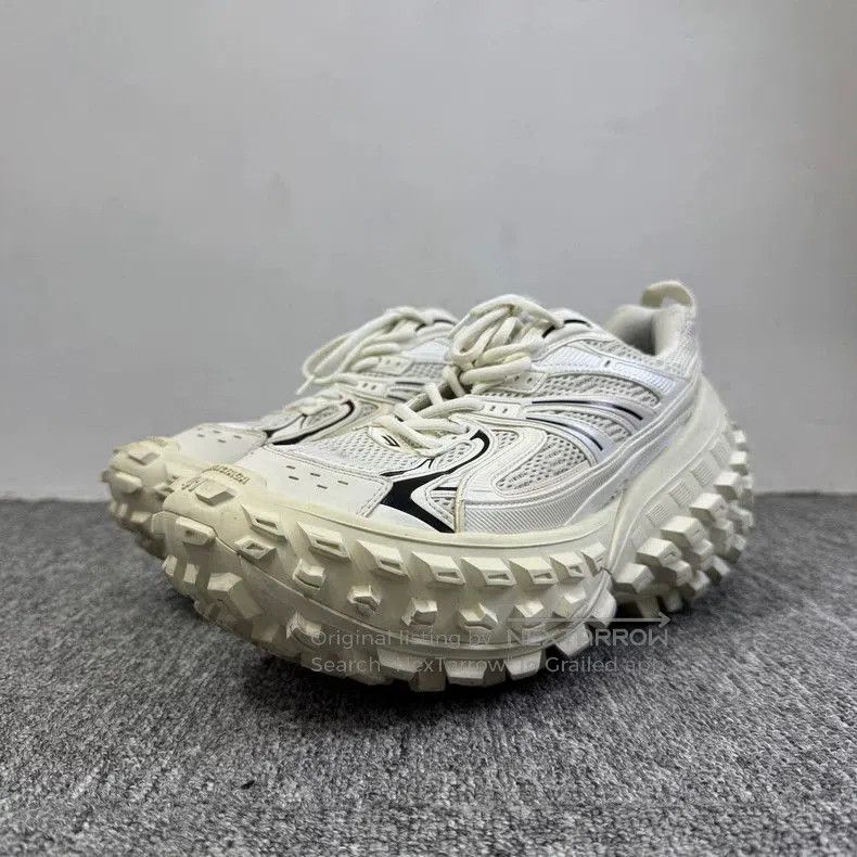 Balenciaga Balenciaga White Tire Sneakers. Size US 9.5 / EU 42-43 - 1 Thumbnail