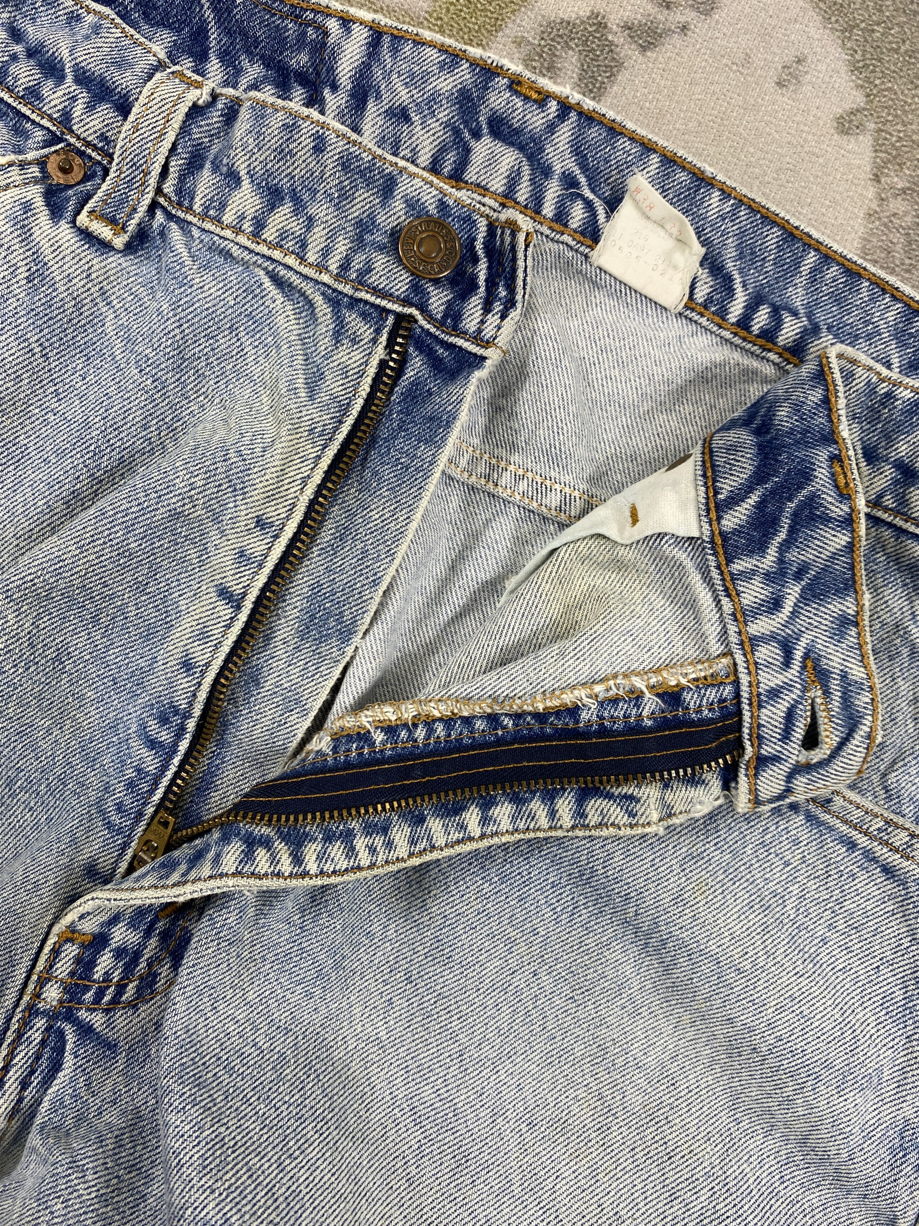 Levi's Faded Blue Vintage Levi's 505 Orange Tab 37x27 Denim JN3505 Size US 37 - 7 Thumbnail