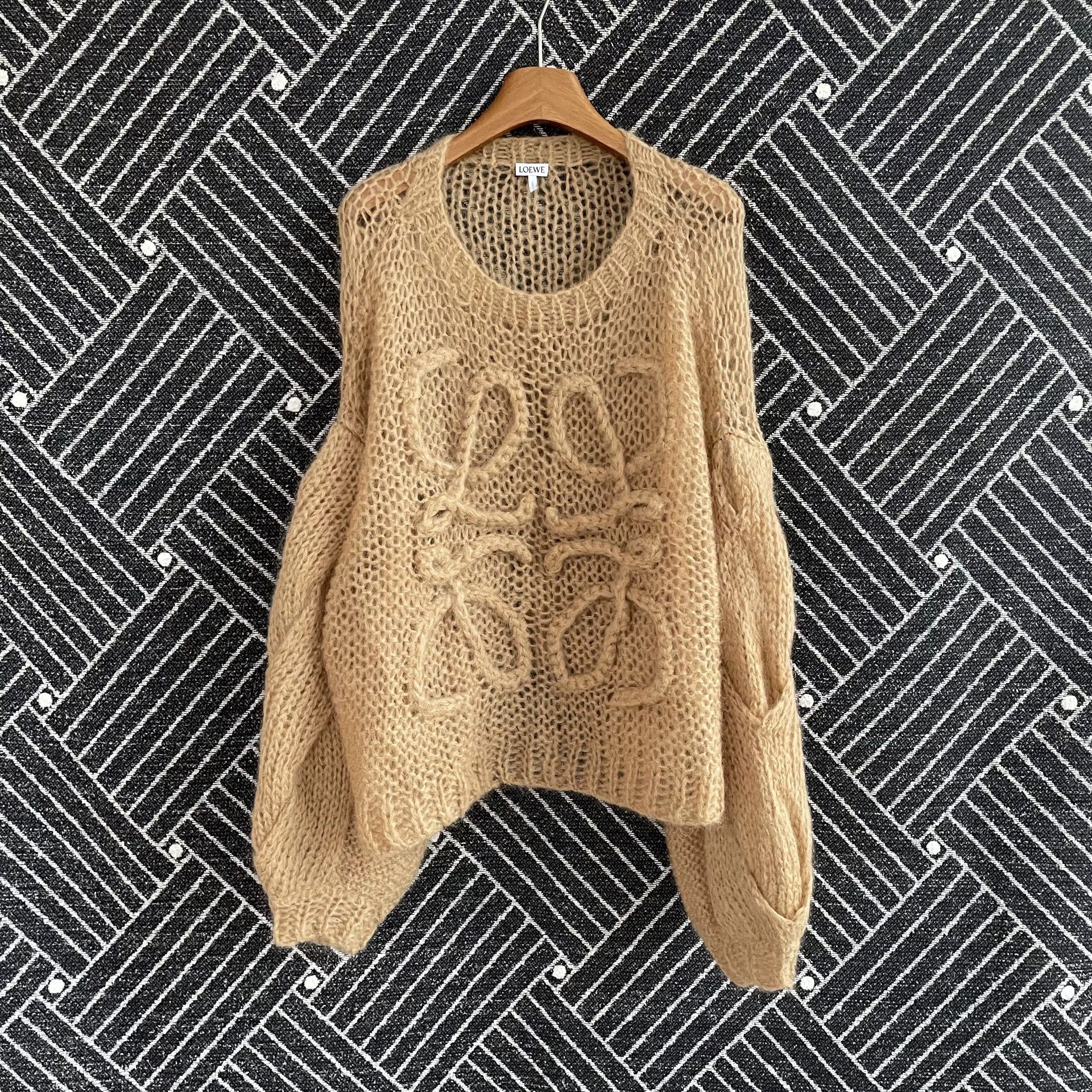 Loewe LOEWE Women's Oversized Camel Cable Sleeve Sweater M Size M / US 6-8 / IT 42-44 - 1 Thumbnail