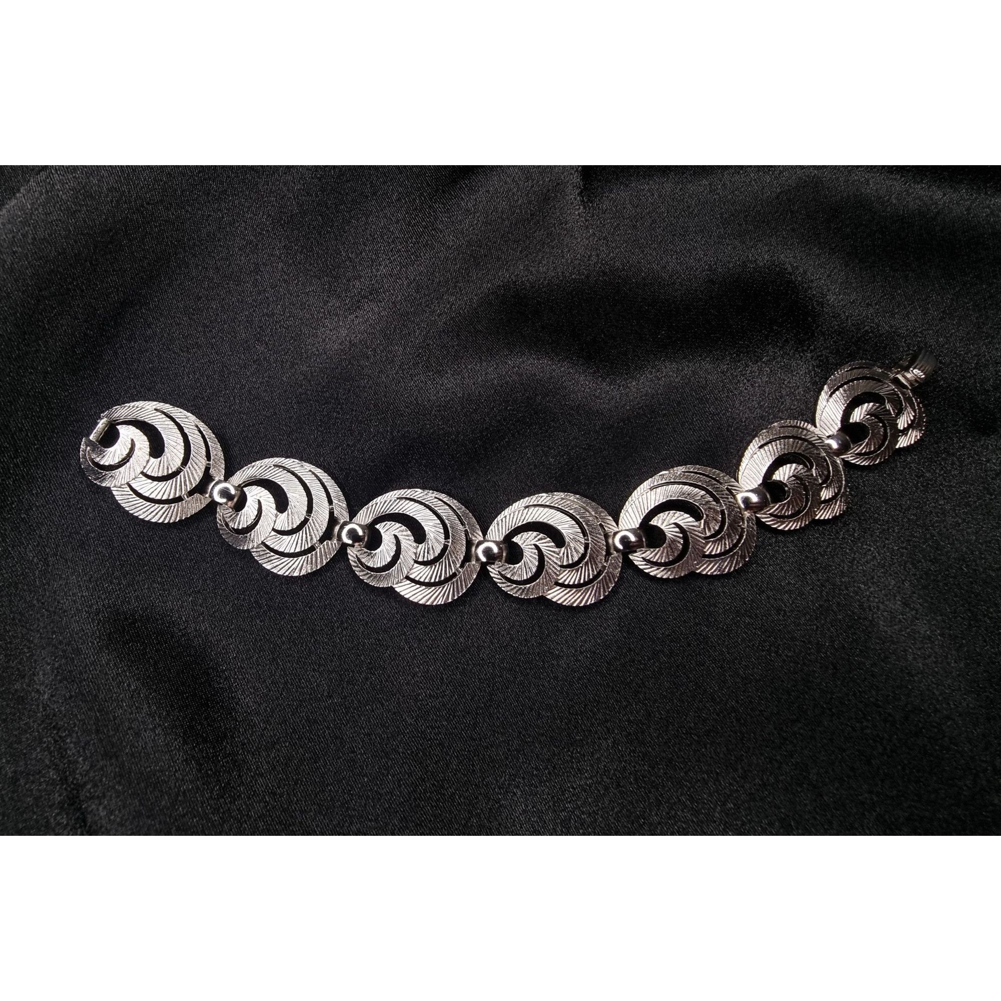 Vintage Rare Find Vintage TRIFARI Signed 1960s Silver-Tone Swirl Lin Size ONE SIZE - 3 Thumbnail