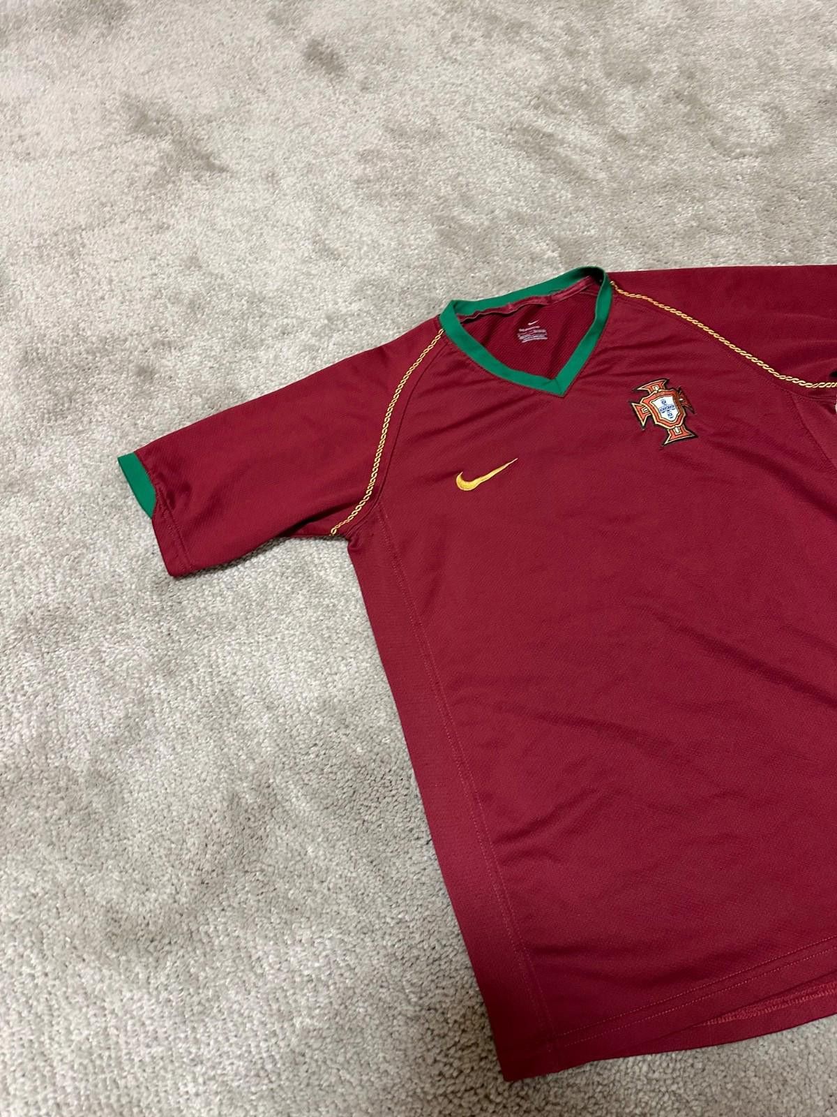 Nike Portugal Home football shirt 2006 Soccer Nike Jersey Boys Size US XXS / EU 40 - 3 Thumbnail