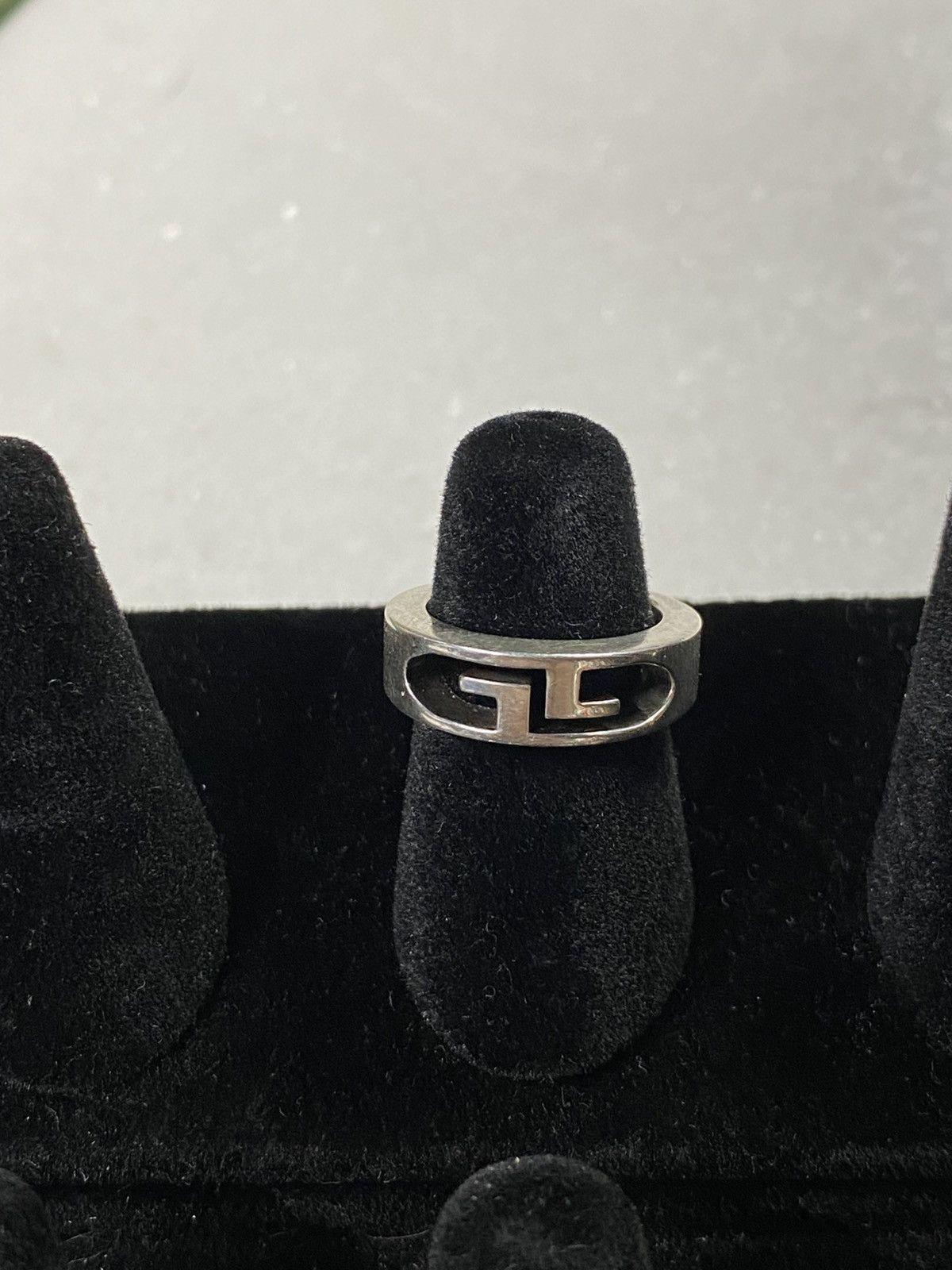 Gucci GG Silver Ring Sterling Silver Preowned Size 4.5