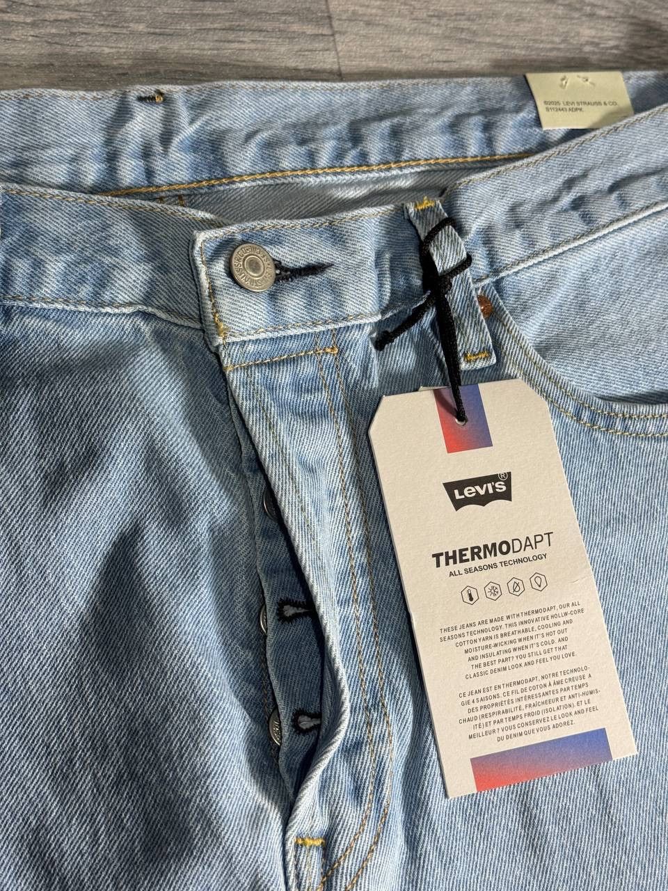Levi's Levi’s 501 Thermodapt Jeans in Light Blue W34 L30 Size US 34 / EU 50 - 3 Thumbnail