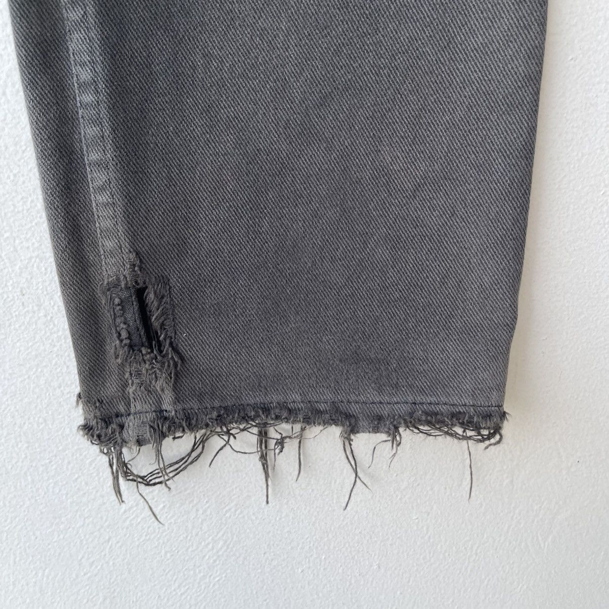Helmut Lang Thrashed Archival 90s HELMUT LANG Faded Black Denim Jeans Size US 30 / EU 46 - 9 Thumbnail