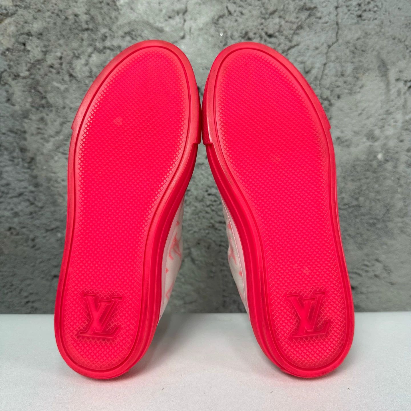 Louis Vuitton LV Monogram Women's Sneaker 35.5 Size US 5 / IT 35 - 8 Thumbnail