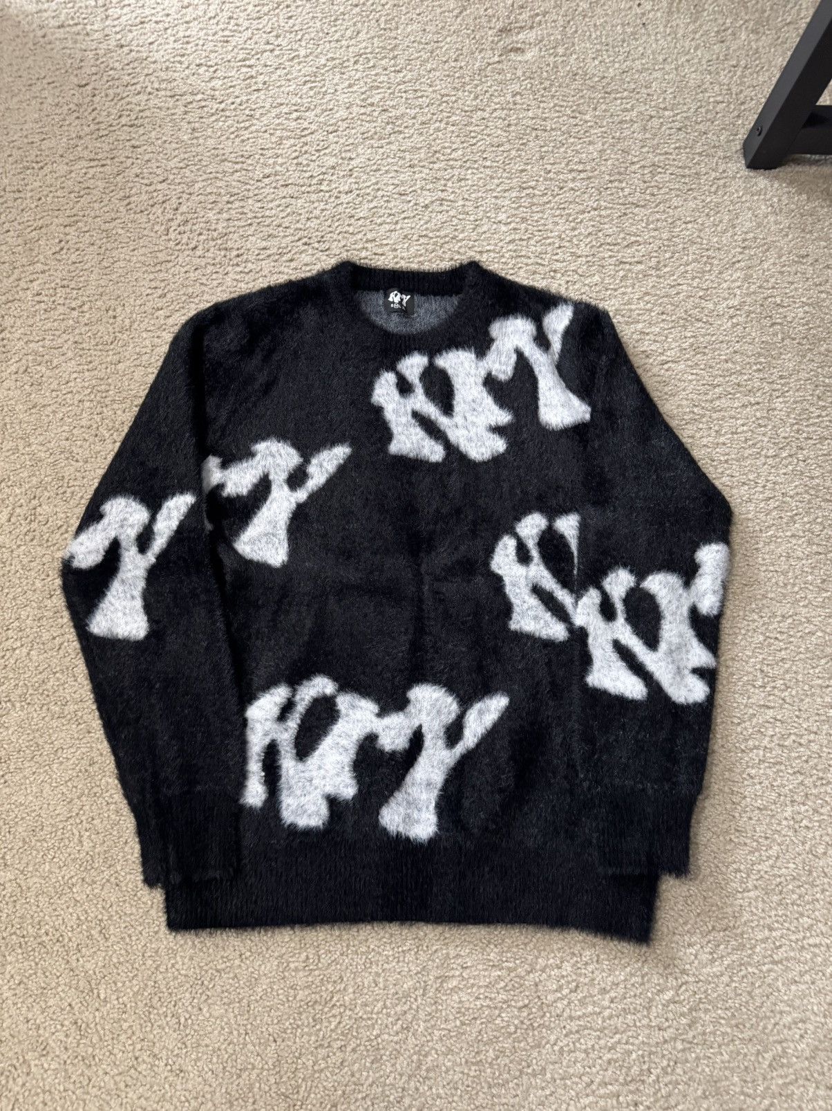 Other KRY white a black mohair sweater Size US M / EU 48-50 / 2 - 1 Thumbnail
