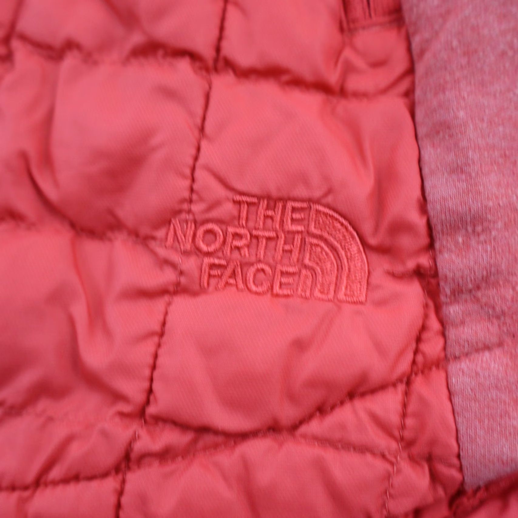 The North Face The North Face Endeavor Puffer Jacket Womens XS Pink Thermoball Hooded Slim Zip Pocket Windproof Size XS / US 0-2 / IT 36-38 - 7 Thumbnail