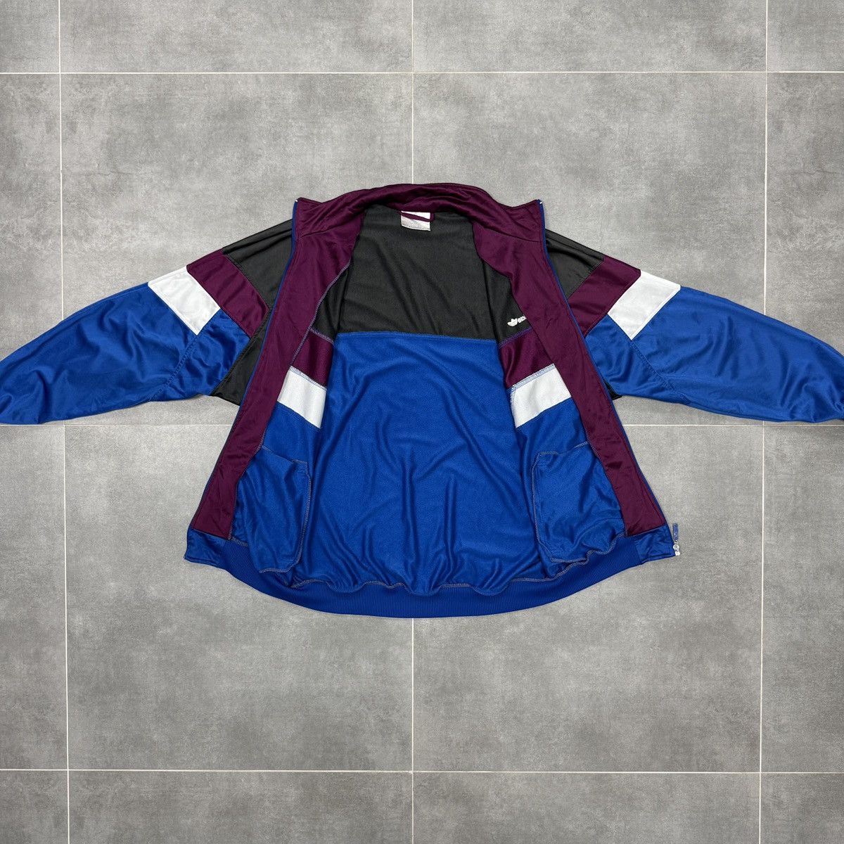 Adidas Vintage Adidas Track Jacket Retro 90s Men Size M Size US M / EU 48-50 / 2 - 11 Thumbnail