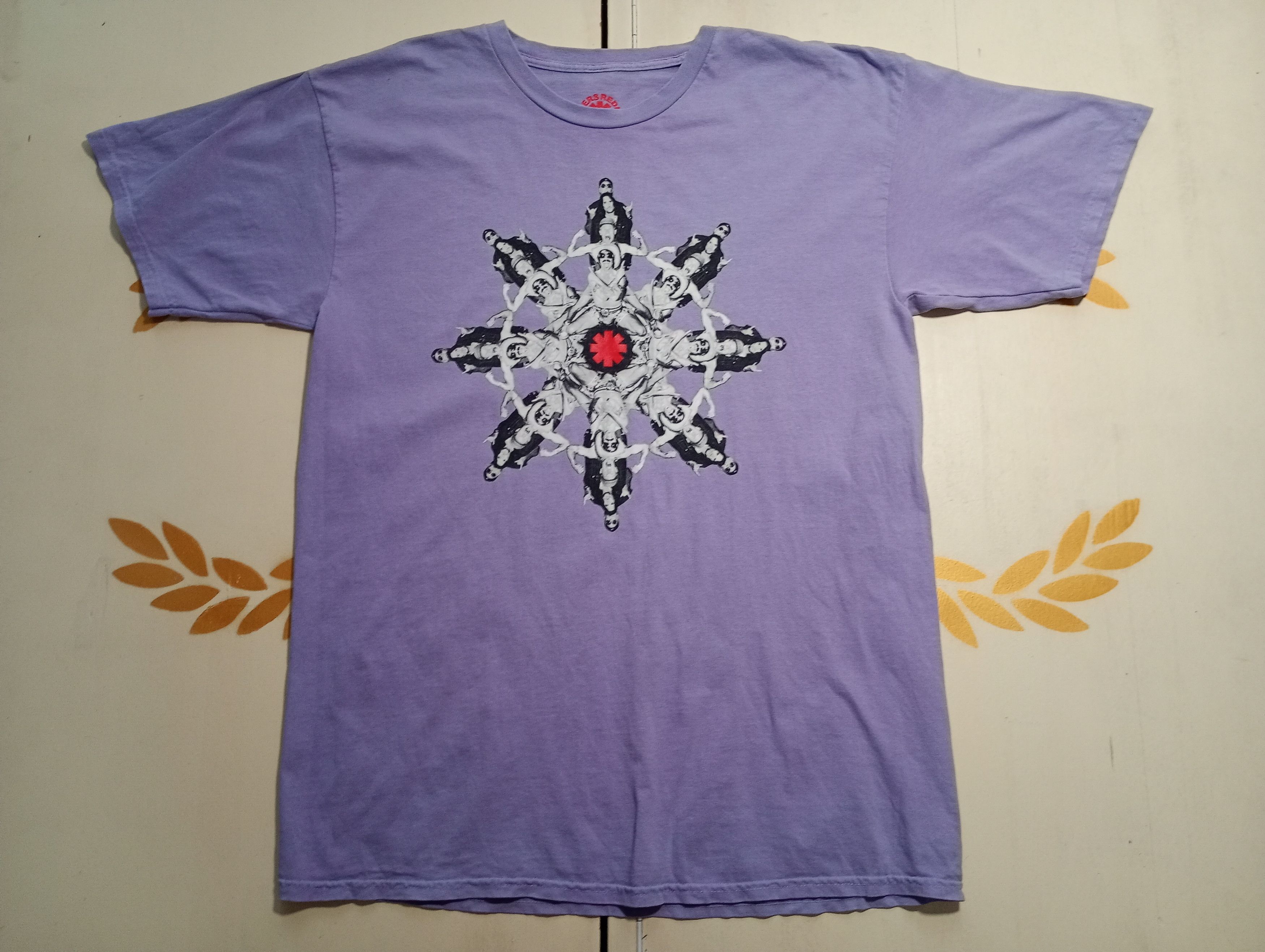 Band Tees RHCP Unlimited Love World Tour 2022-2023 T-Shirt Size US L / EU 52-54 / 3 - 2 Thumbnail