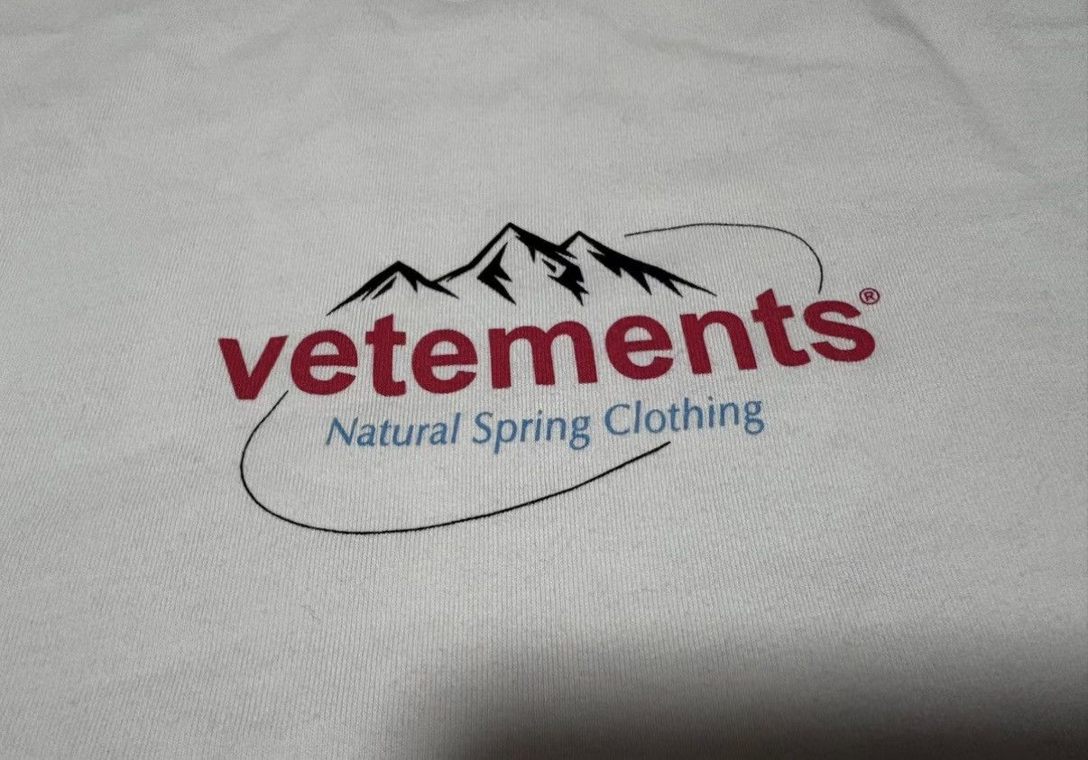 Vetements Vetements 24SS Evian Logo Parody Short Sleeve T-Shirt Size US XS / EU 42 / 0 - 2 Thumbnail