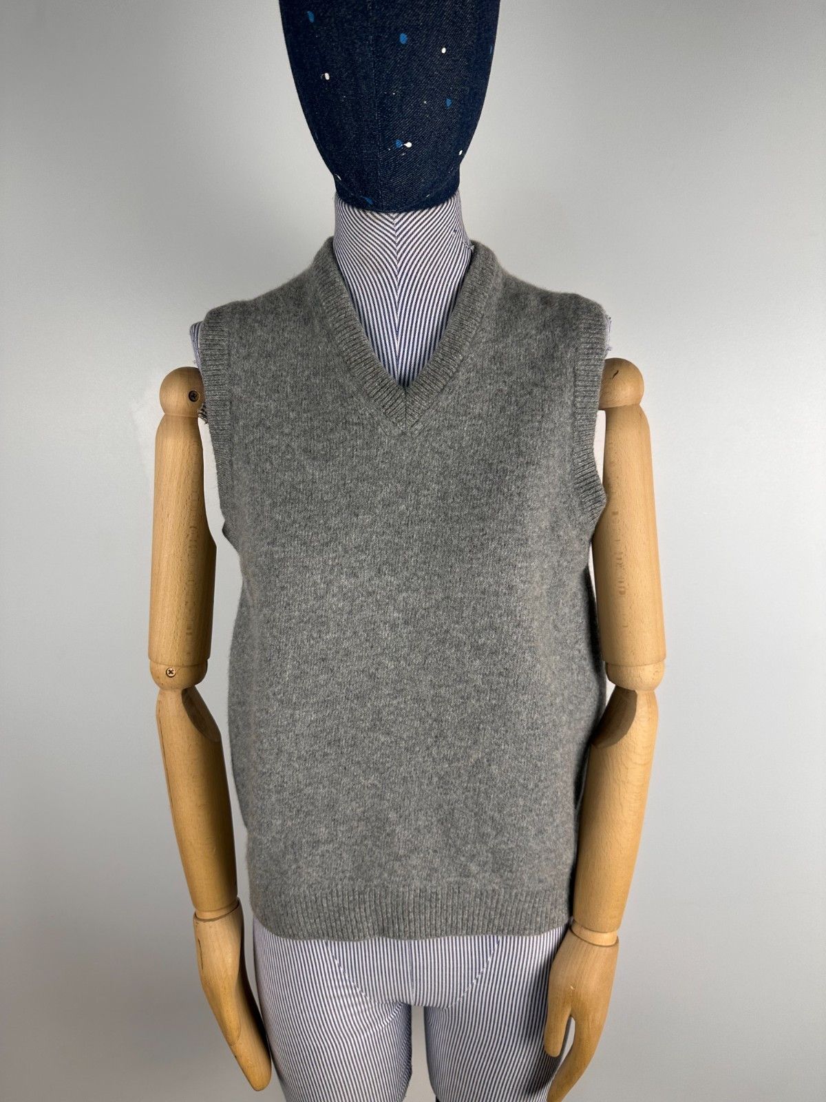 Other Woolovers Sweater Vest Womens Gray Size M Size M / US 6-8 / IT 42-44 - 1 Thumbnail