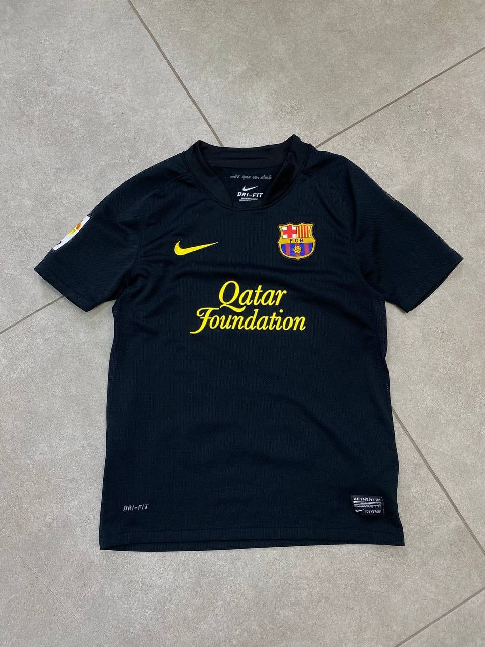 Nike Nike FC Barcelona 2011/2012 Football Away Kids Jersey Size US XXS / EU 40 - 1 Thumbnail
