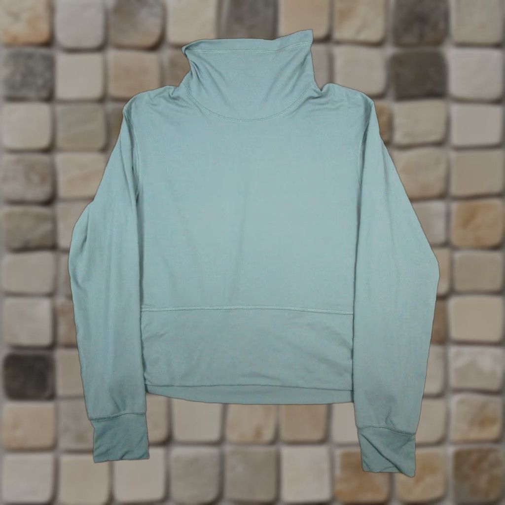 Lululemon Lululemon Sweater Womens 6 Green Yoga Pullover Shirt Pullover Mock Neck Activewear Size M / US 6-8 / IT 42-44 - 1 Thumbnail