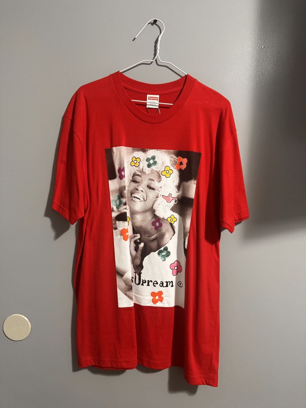 Supreme Supreme Naomi Tee SS20 NEW Size US L / EU 52-54 / 3 - 1 Thumbnail