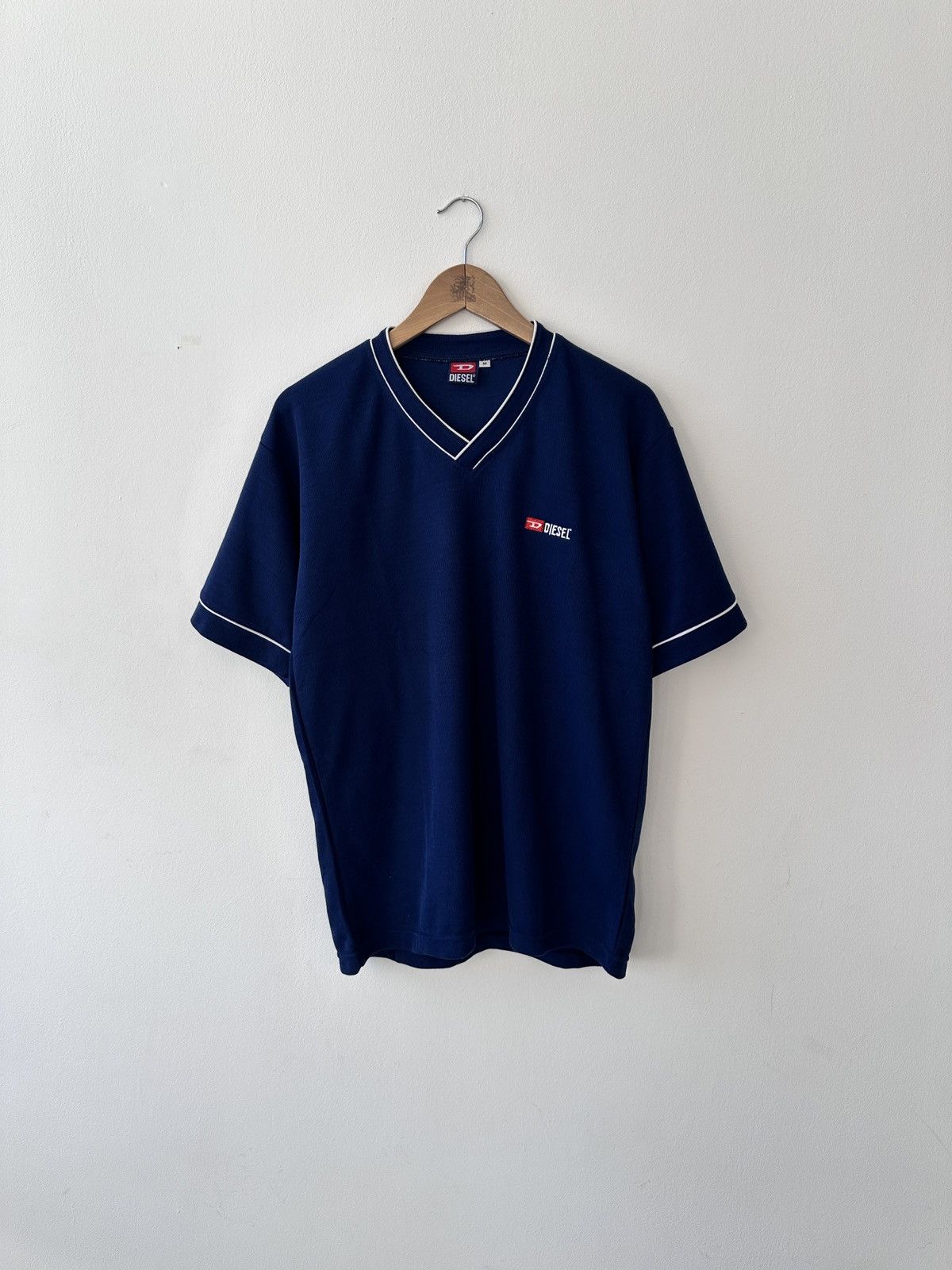 Diesel Vtg 90s DIESEL T-Shirt V-Neck White Piping Embroidered Logo Size US M / EU 48-50 / 2 - 1 Thumbnail