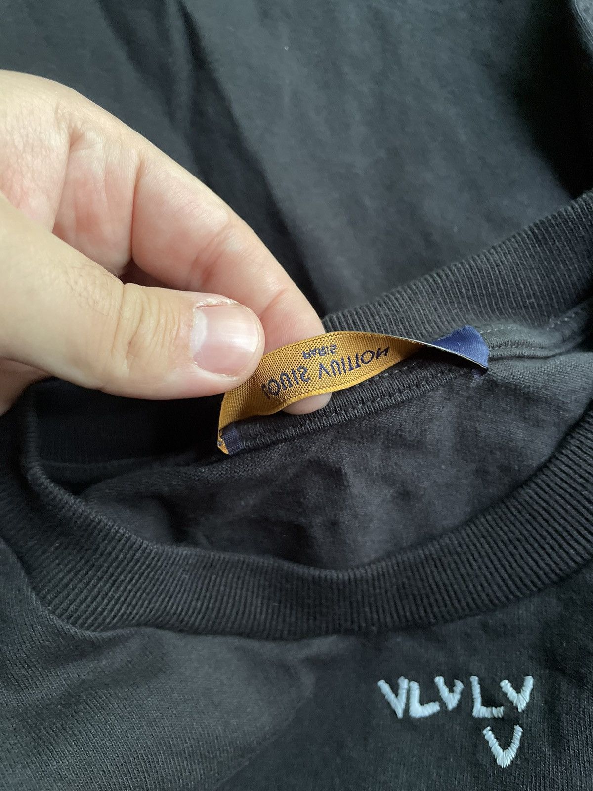 Louis Vuitton Louis Vuitton Spread Embroidered Logo T Shirt Size US S / EU 44-46 / 1 - 9 Thumbnail
