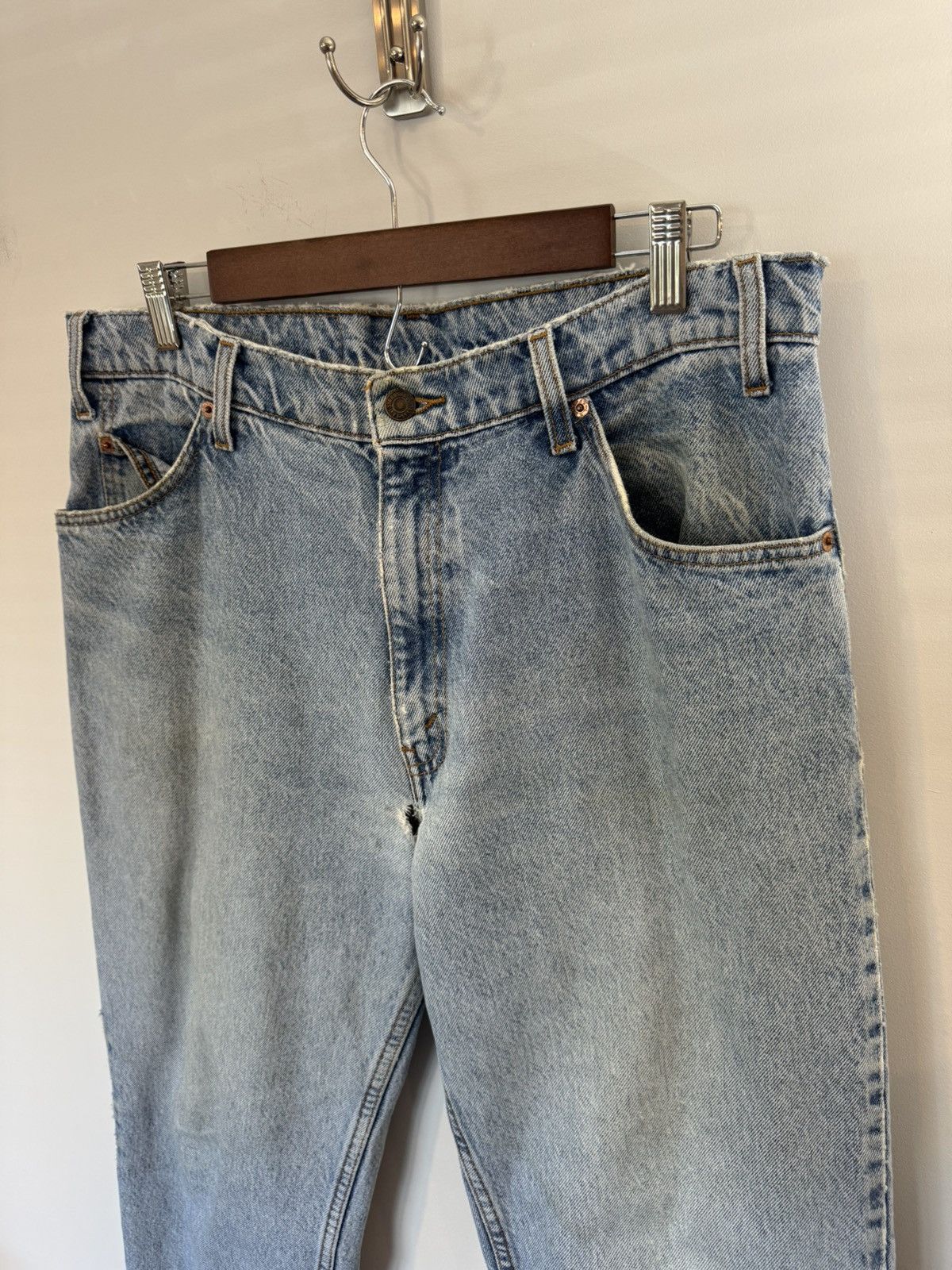 Levi's Vintage Clothing Vintage Levi’s 550 Light Wash Distressed Jeans, W35 x L31 Size US 35 - 2 Thumbnail