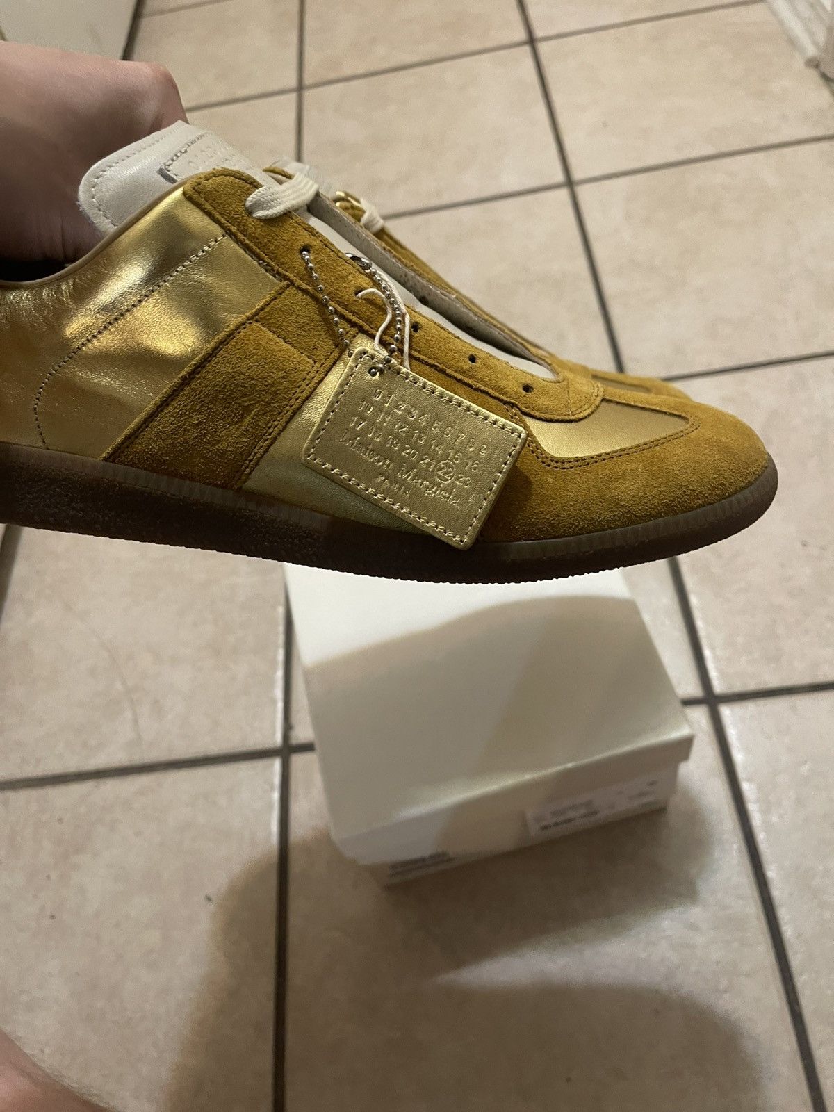 Maison Margiela Maison Margiela Gold Replica GAT F/W 2018 Size US 11 / EU 44 - 3 Thumbnail