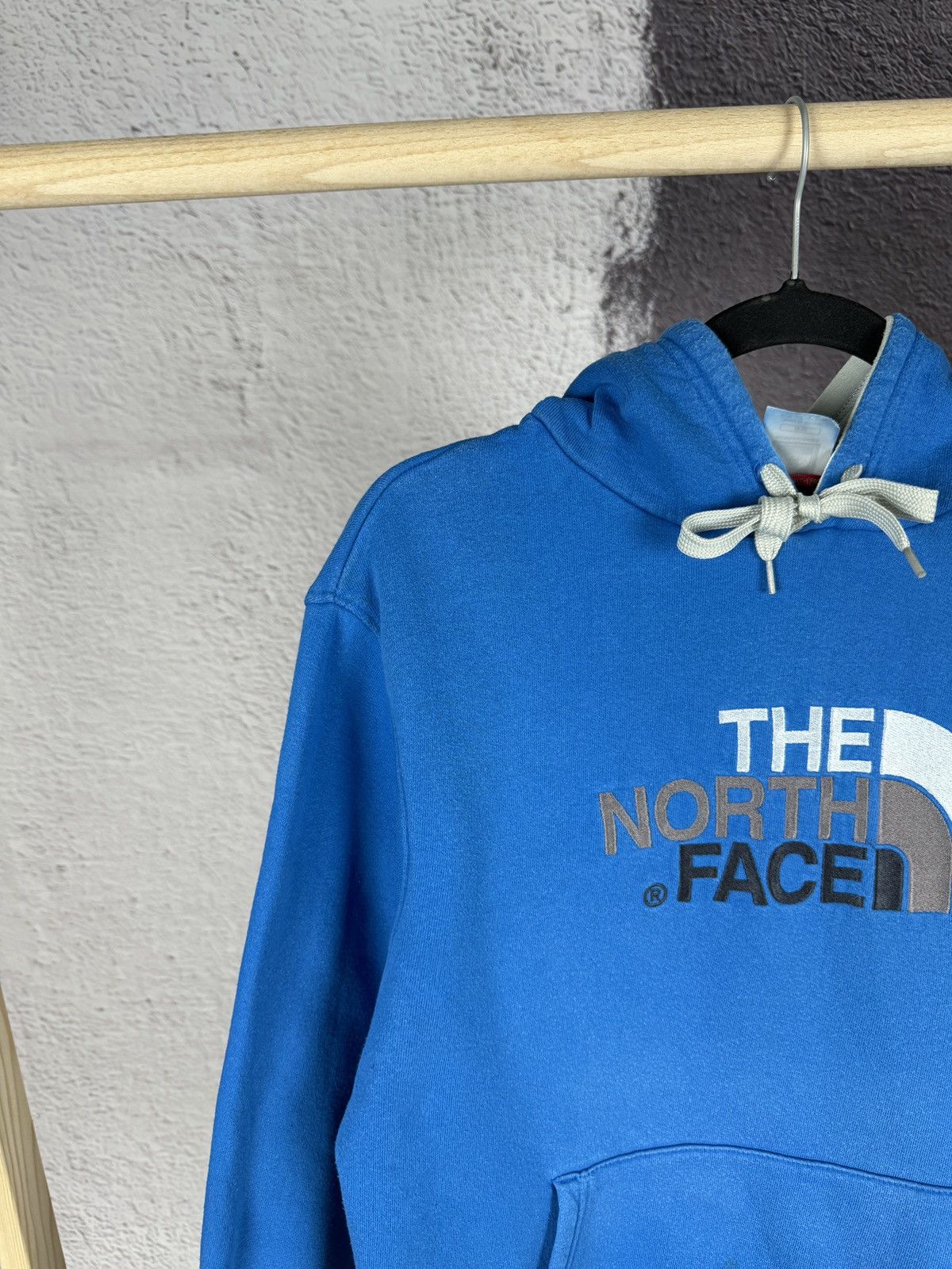 The North Face The North Face vintage big embroidered logo blue hoodie Size US M / EU 48-50 / 2 - 2 Thumbnail