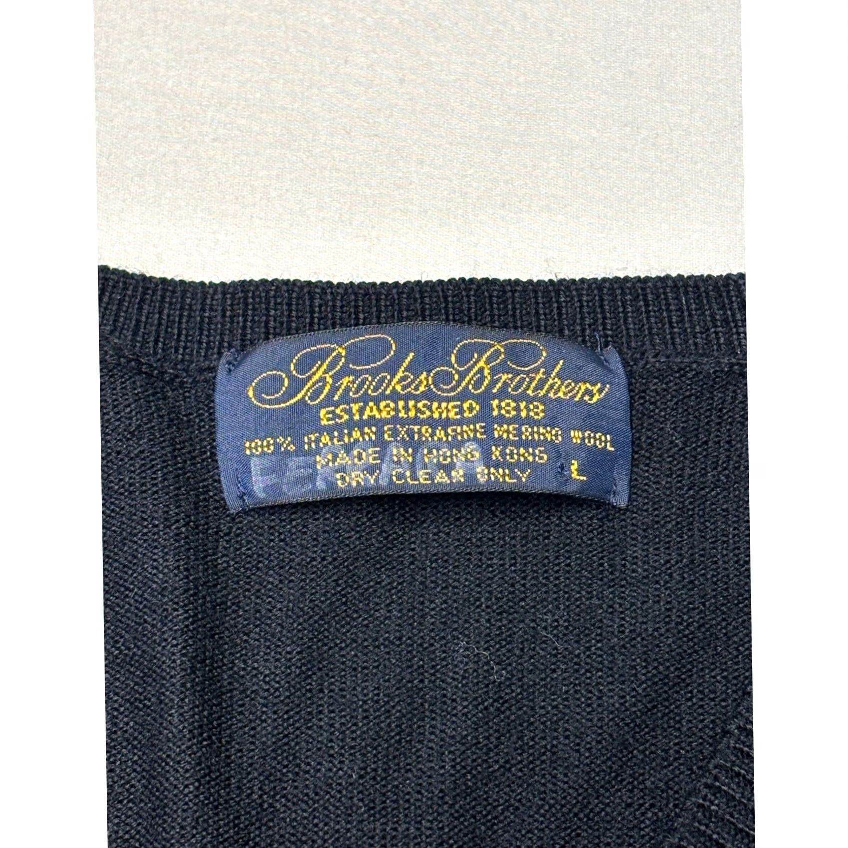 Brooks Brothers VINTAGE Brooks Brothers Mens Navy Blue 100% Italian Merino Wool V-Neck Sweater L Size US L / EU 52-54 / 3 - 3 Thumbnail