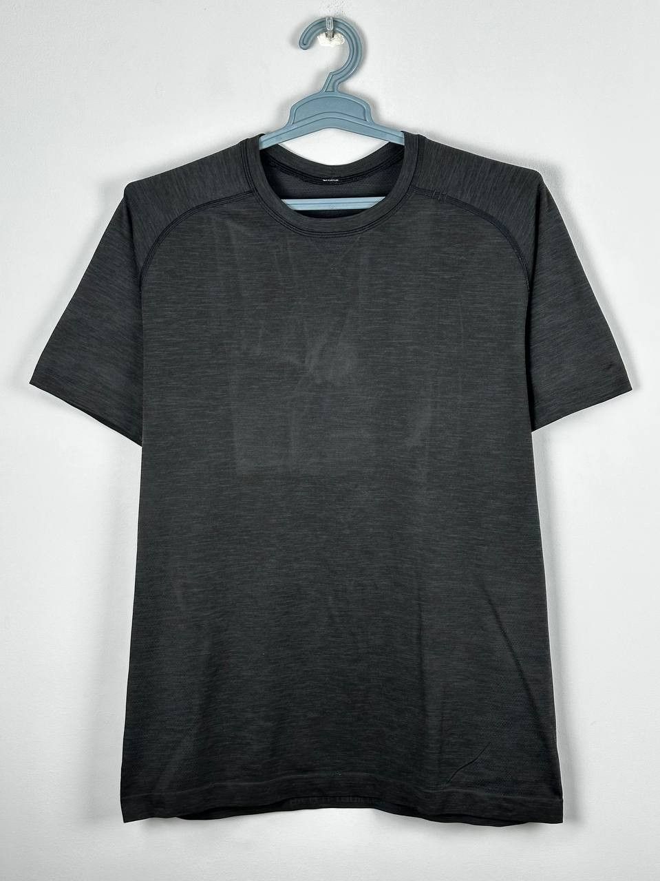 Lululemon Lululemon T-Shirt Mens L Stretch Your Head Vent Tech Size US L / EU 52-54 / 3 - 1 Thumbnail