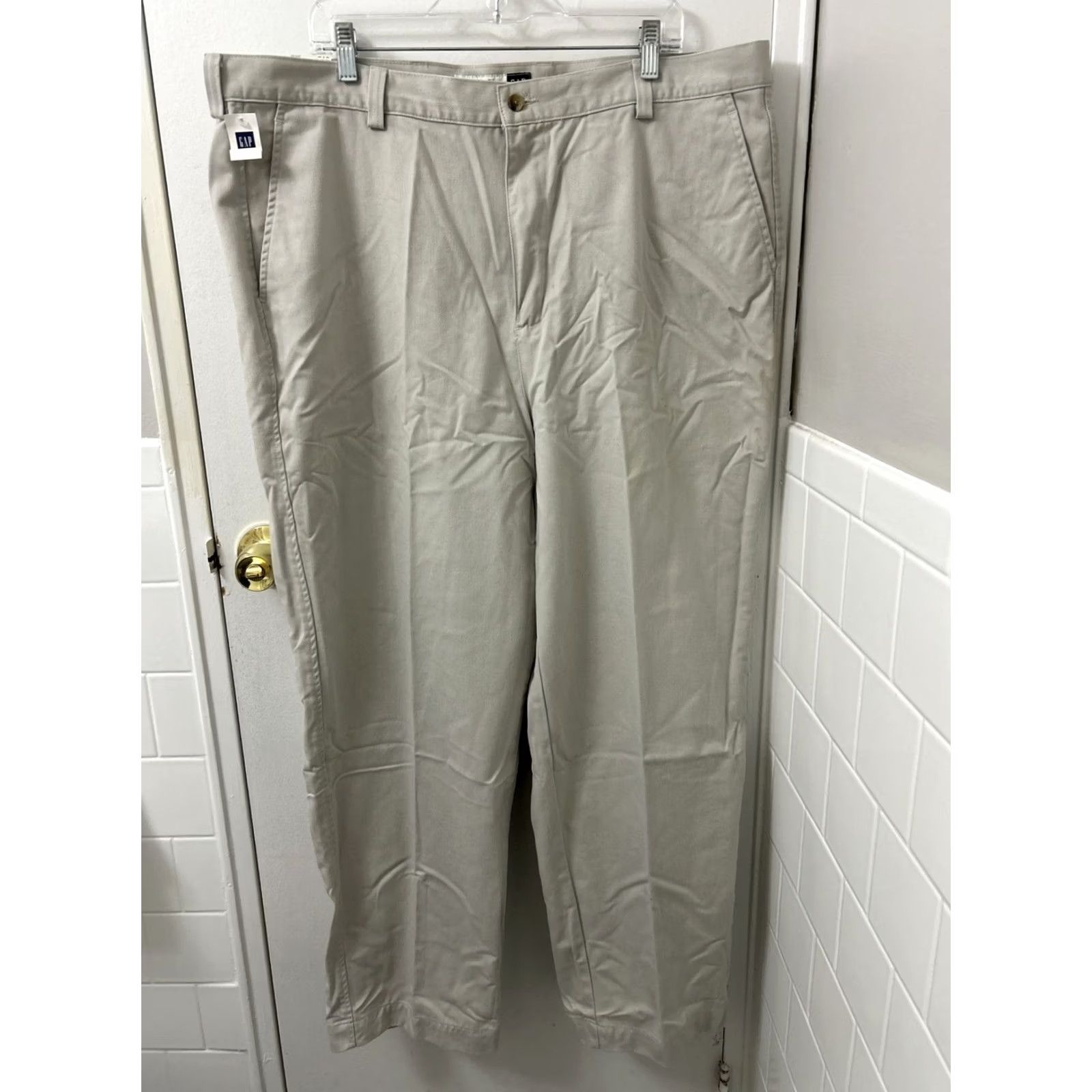 Gap Gap Mens Chino Pants 42x30 Beige Regular Slimming Flat Front Button Zip 98% Cotton 2% Spandex Straight Leg NWT Size US 42 / EU 58 - 2 Thumbnail