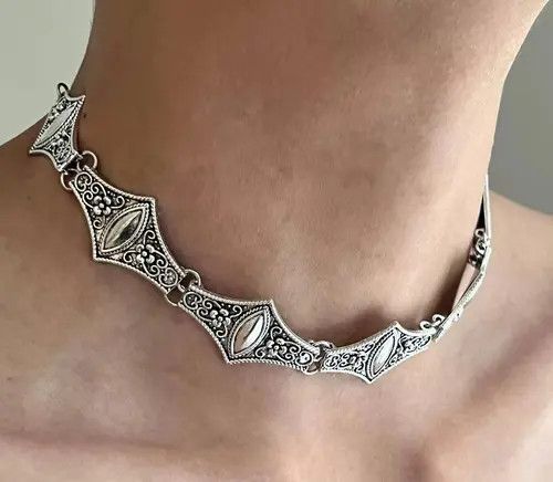 Jewelry 662Silver Ornate Vintage Style Choker Necklace Size ONE SIZE - 1 Thumbnail